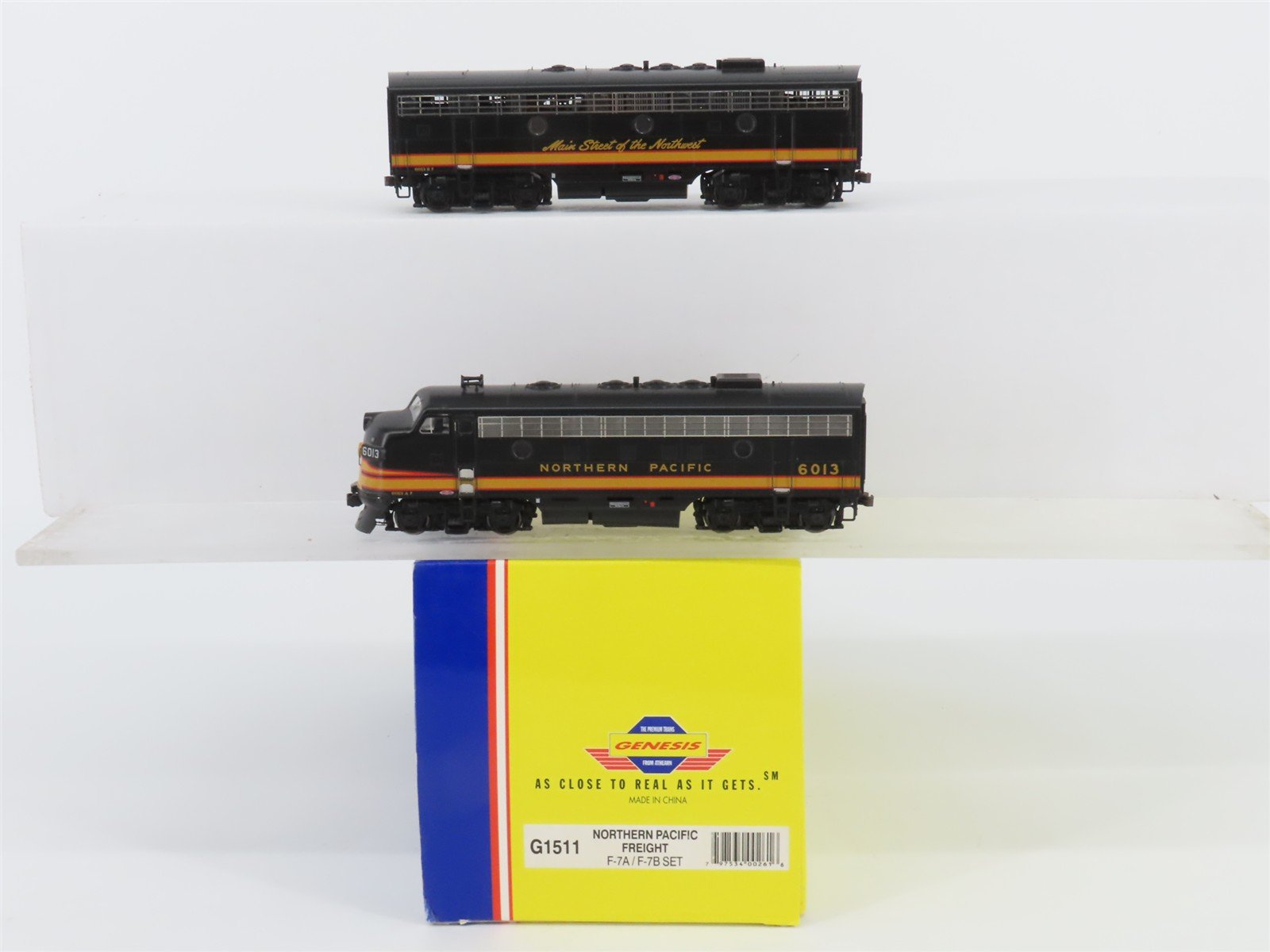 HO Scale Athearn Genesis G1511 NP Northern Pacific F7 A/B Diesel Loco Set