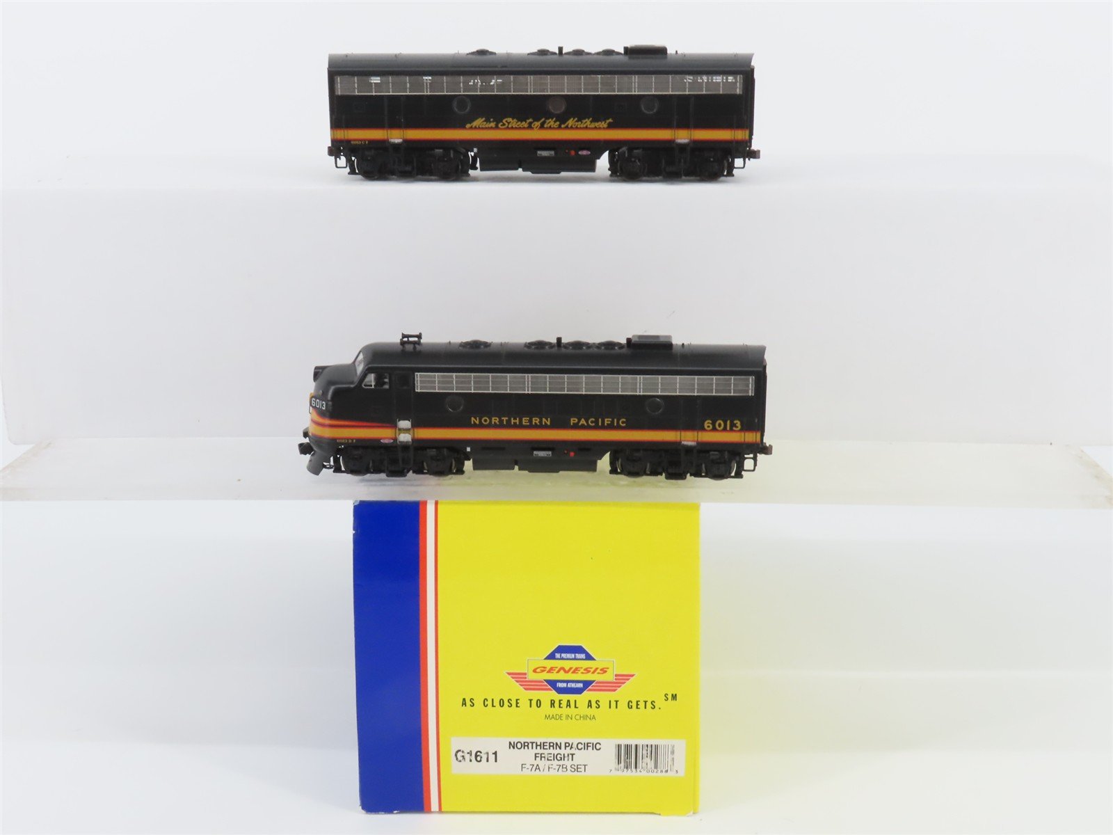 HO Scale Athearn Genesis G1611 NP Northern Pacific F7 A/B Diesel Loco Set