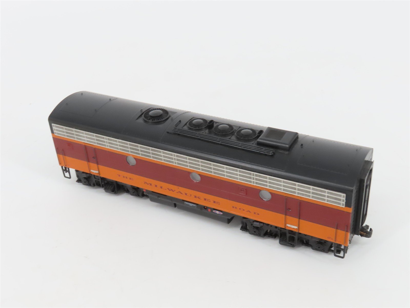 HO Scale Athearn Genesis 0G3200A MILW Milwaukee Road F9 A/B Diesel Loco Set