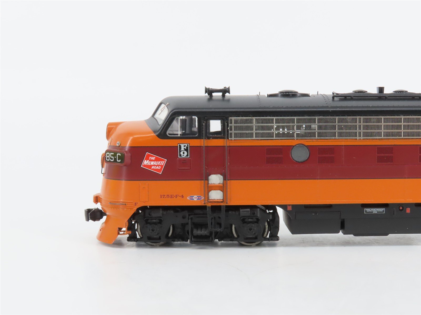 HO Scale Athearn Genesis 0G3200A MILW Milwaukee Road F9 A/B Diesel Loco Set