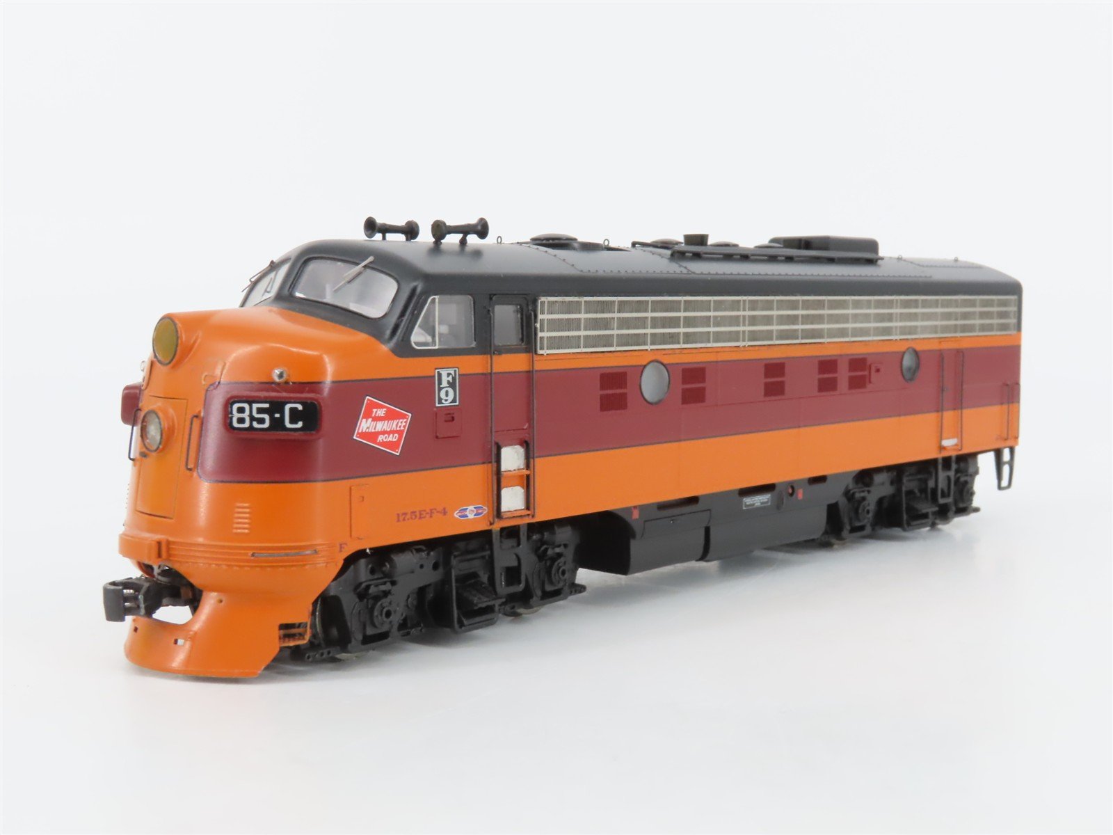 HO Scale Athearn Genesis 0G3200A MILW Milwaukee Road F9 A/B Diesel Loco Set