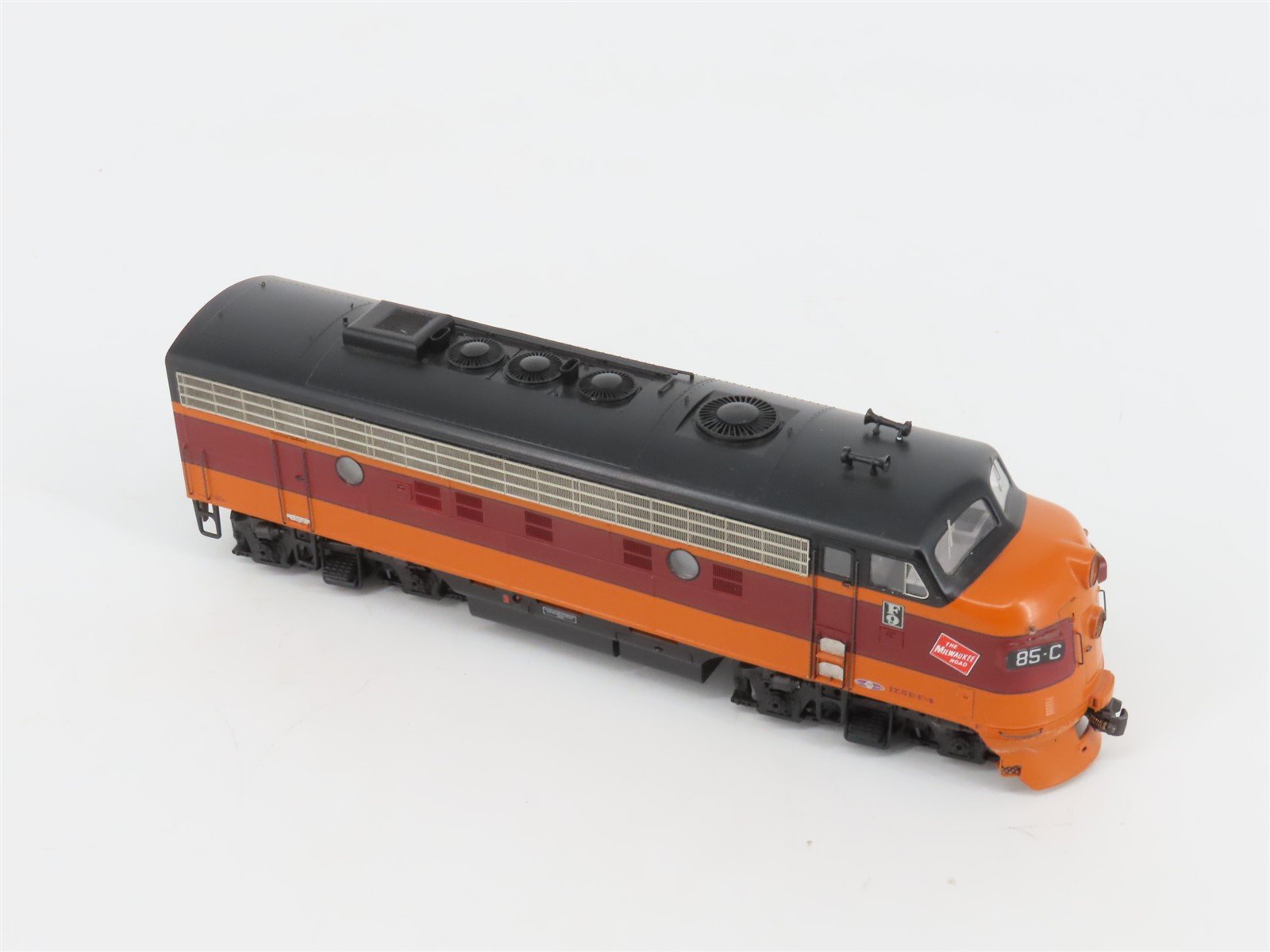 HO Scale Athearn Genesis 0G3200A MILW Milwaukee Road F9 A/B Diesel Loco Set