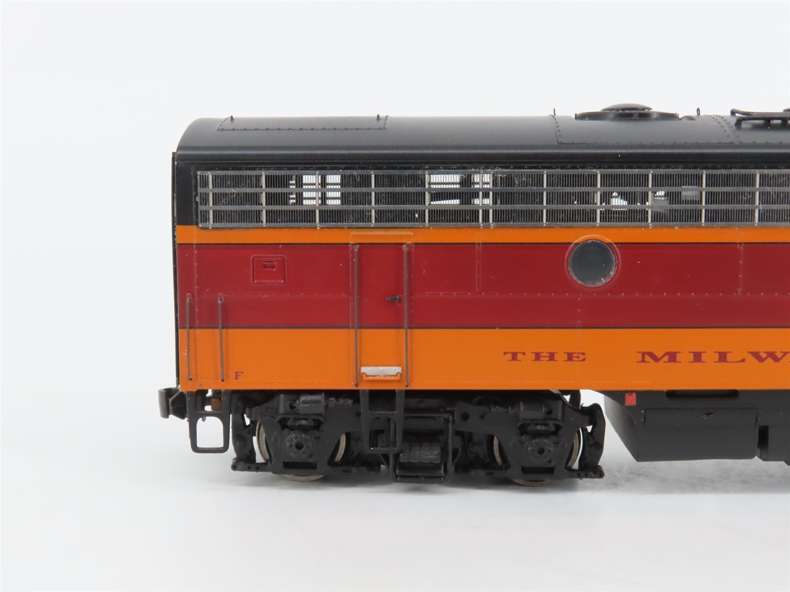 HO Scale Athearn Genesis 0G3200A MILW Milwaukee Road F9 A/B Diesel Loco Set