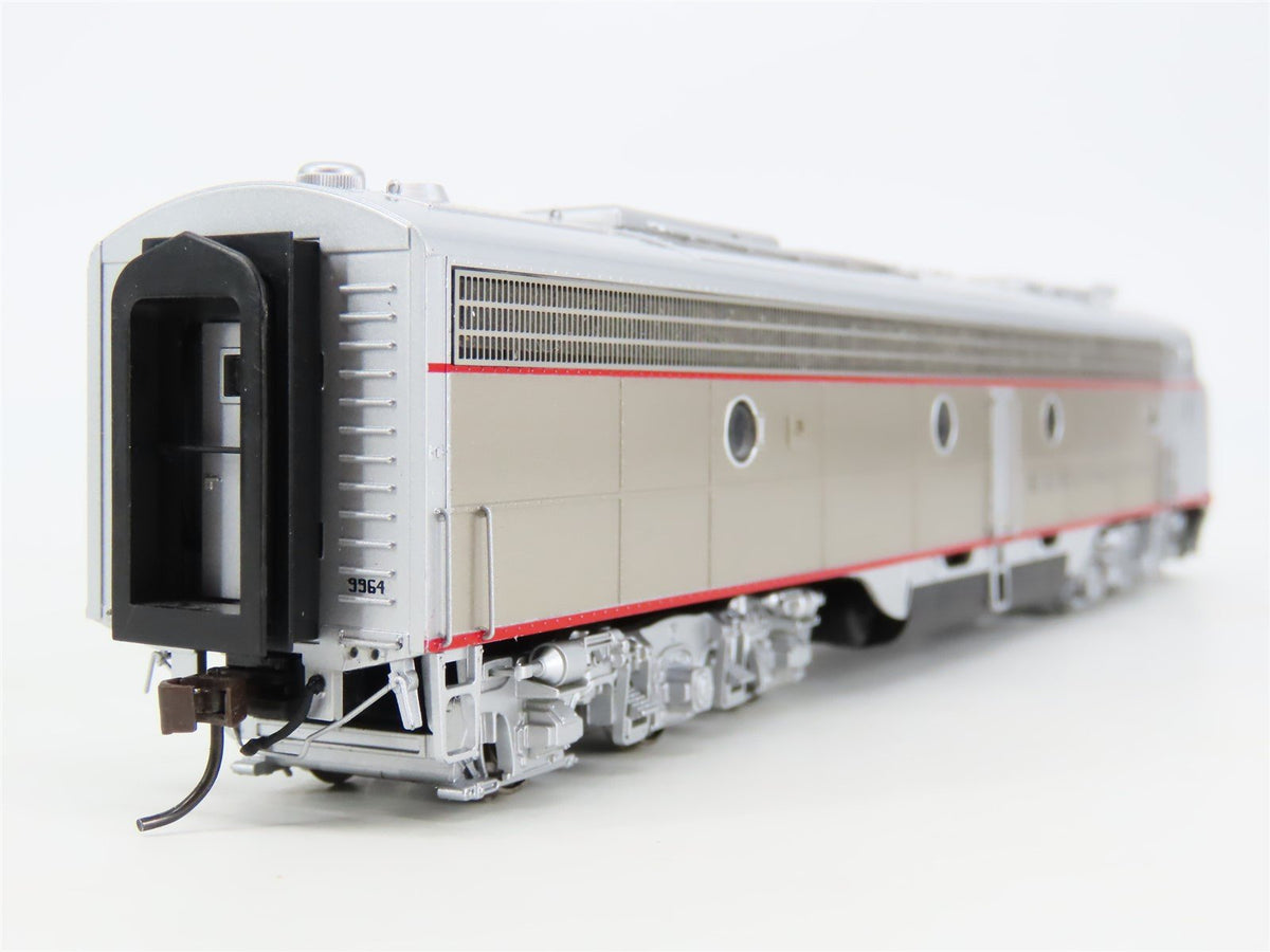 HO Broadway Limited BLI 2355 CB&amp;Q Burlington Route E8A Diesel #9964 - Paragon2