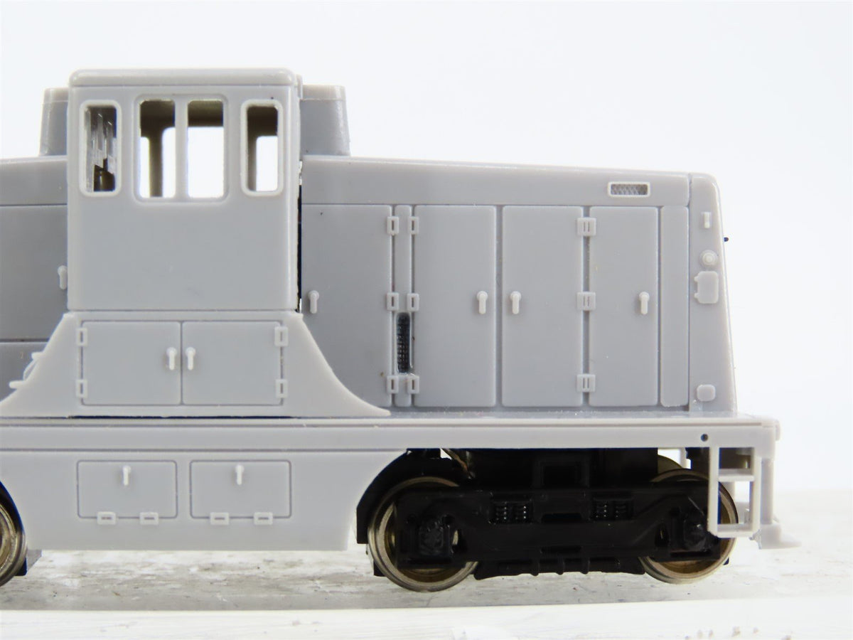 HO Scale Bachmann Spectrum 80001 Undecorated GE 44-Ton Diesel Switcher