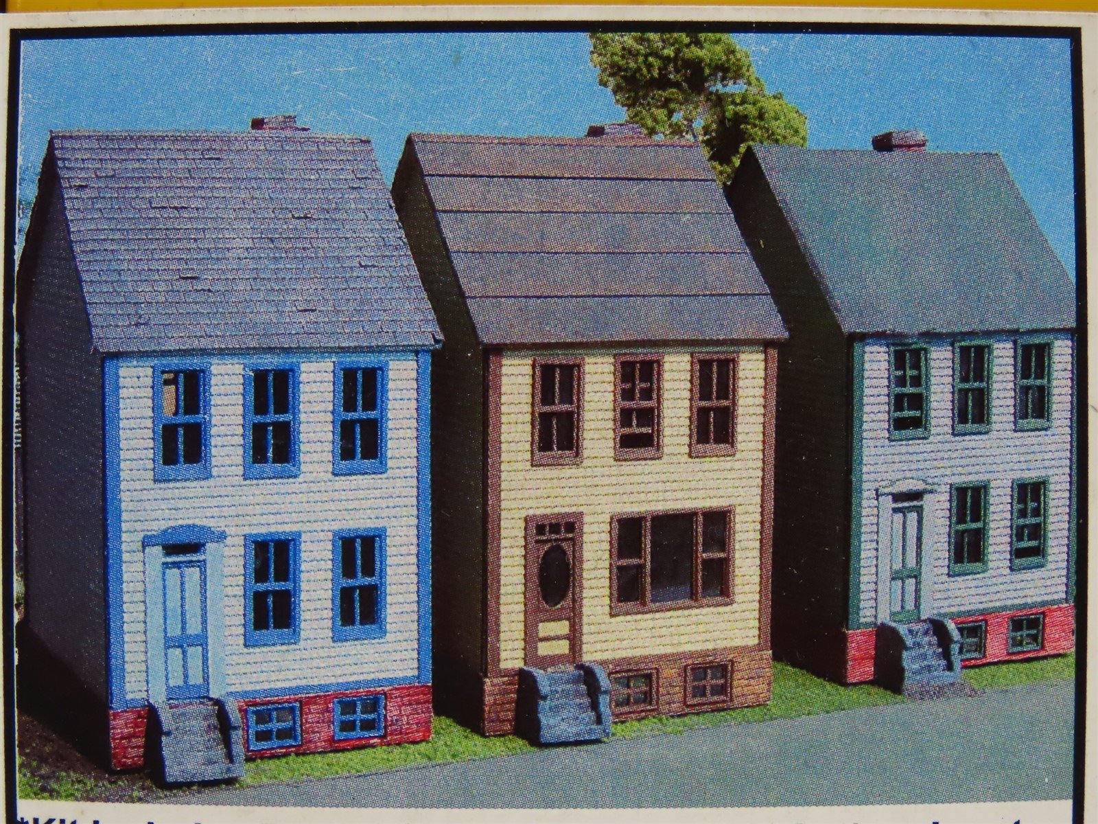 HO 1/87 Scale Branchline Laser-Art Kit #638 Row House - Sealed