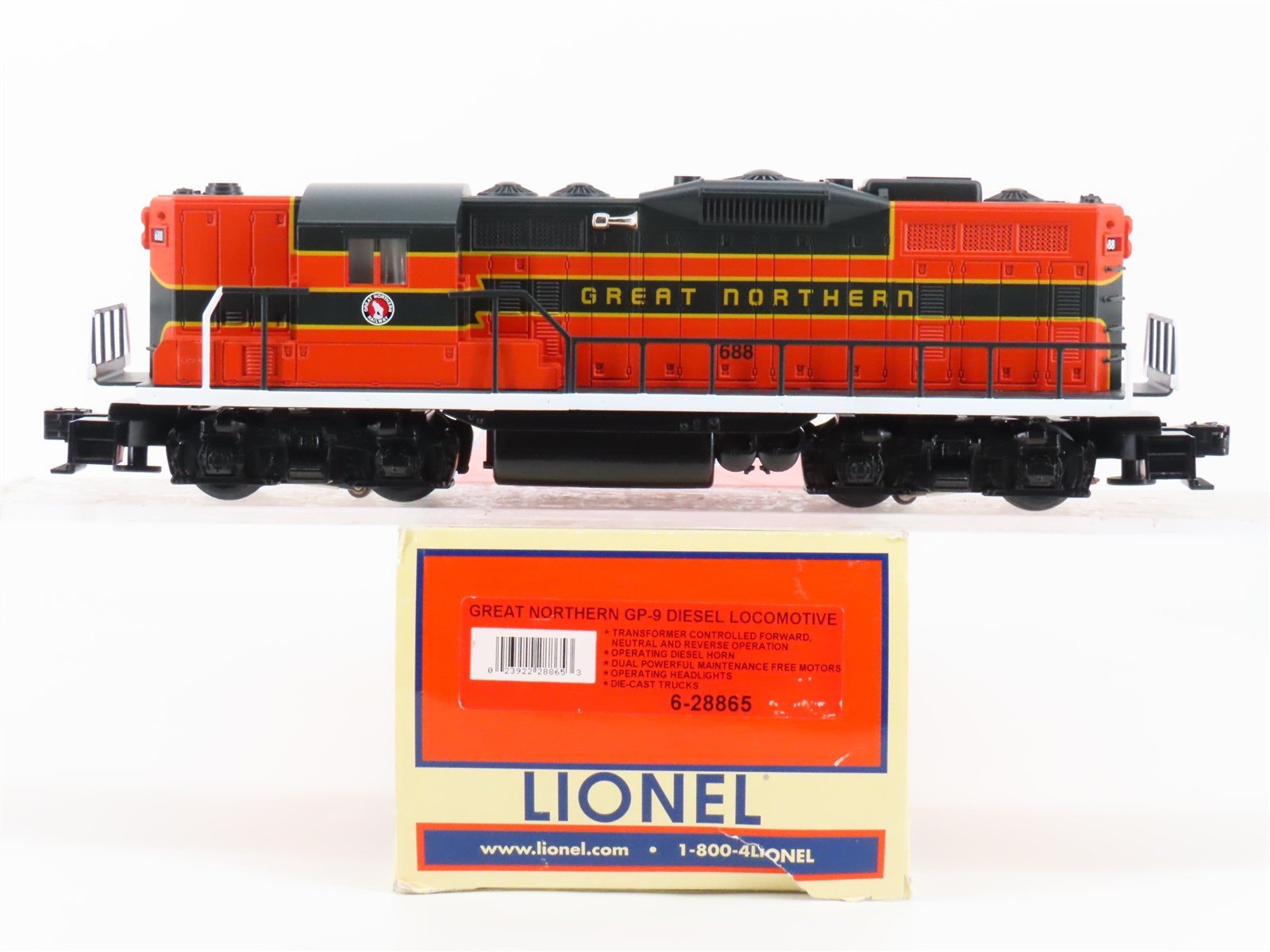 O Gauge 3-Rail Lionel 6-28865 GN Great Northern EMD GP9 Diesel Locomotive #688