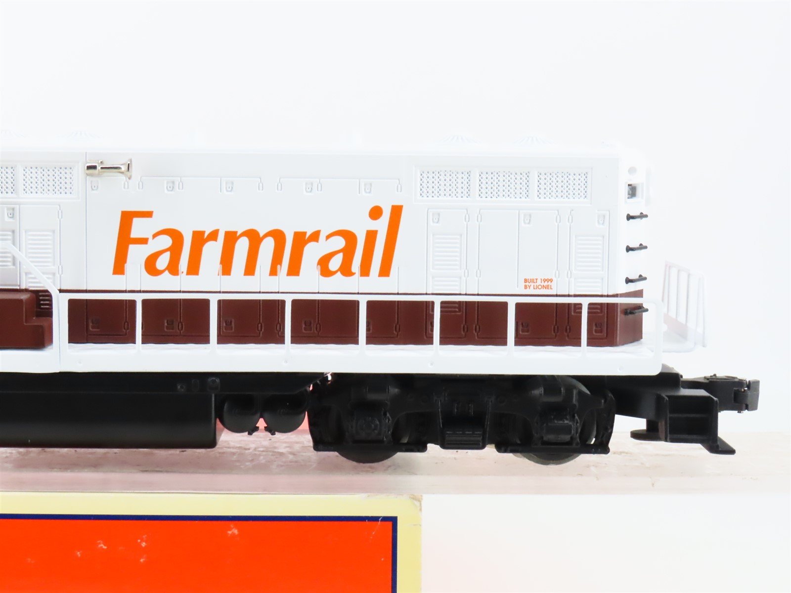 O Gauge 3-Rail Lionel 6-18594 Farmrail Seneca EMD GP9 Diesel Locomotive #8252