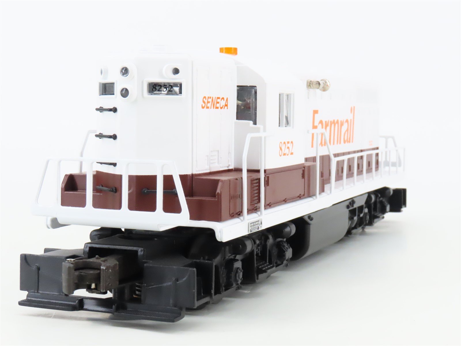 O Gauge 3-Rail Lionel 6-18594 Farmrail Seneca EMD GP9 Diesel Locomotive #8252