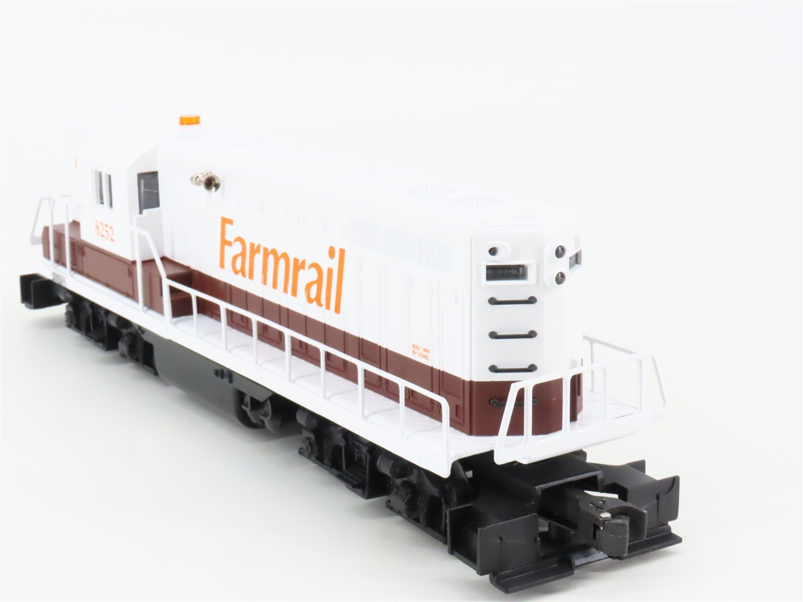 O Gauge 3-Rail Lionel 6-18594 Farmrail Seneca EMD GP9 Diesel Locomotive #8252