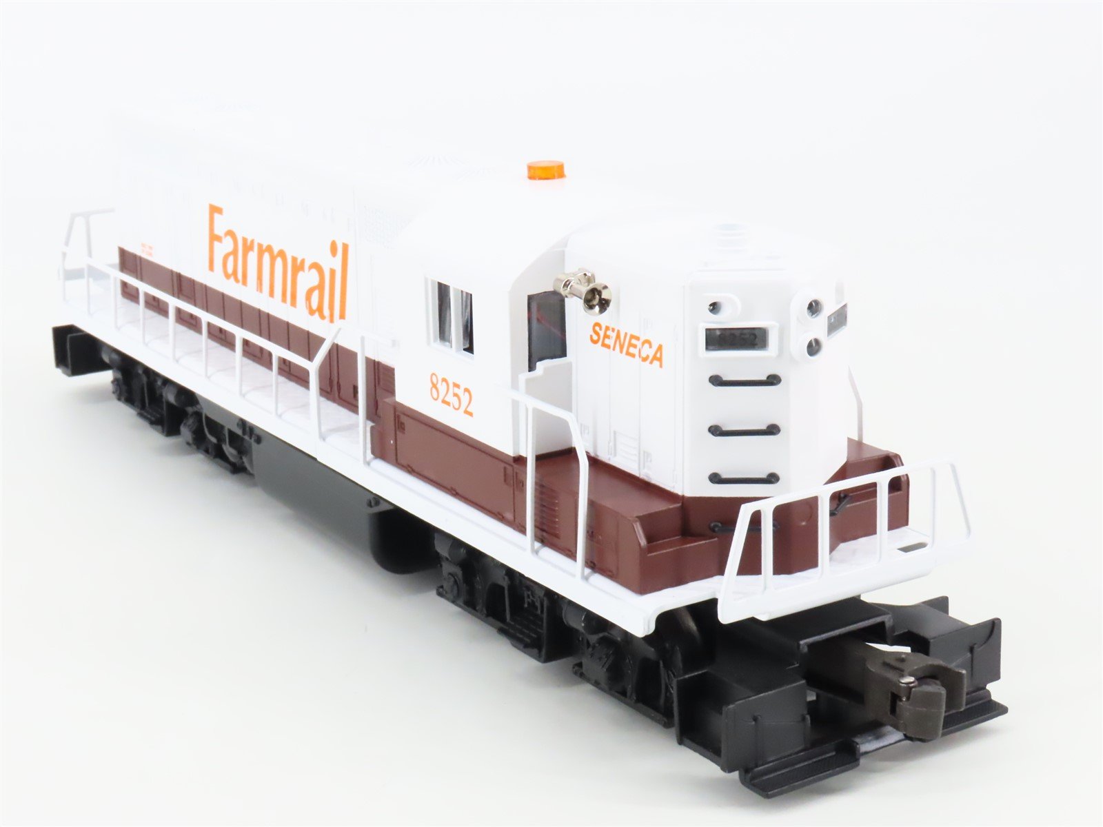 O Gauge 3-Rail Lionel 6-18594 Farmrail Seneca EMD GP9 Diesel Locomotive #8252