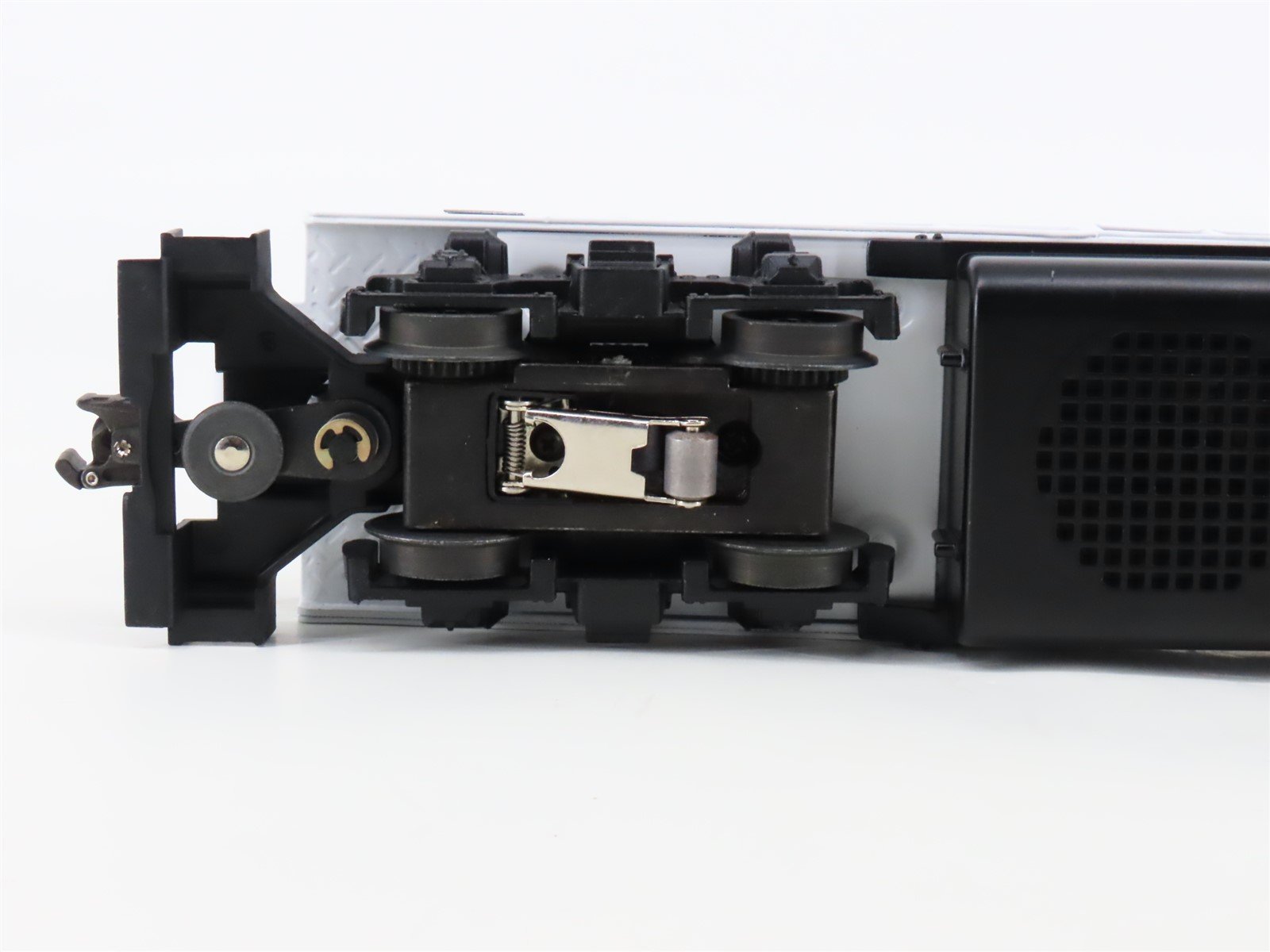 O Gauge 3-Rail Lionel 6-18594 Farmrail Seneca EMD GP9 Diesel Locomotive #8252