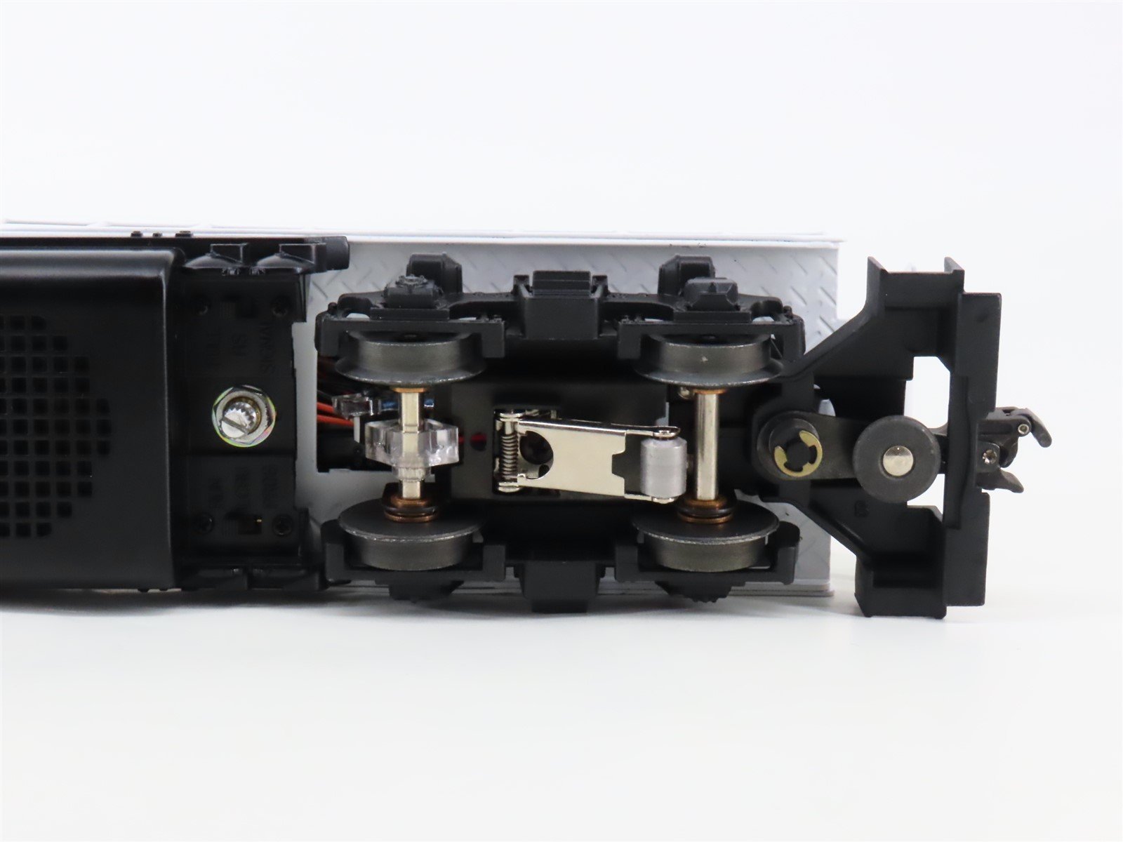 O Gauge 3-Rail Lionel 6-18594 Farmrail Seneca EMD GP9 Diesel Locomotive #8252