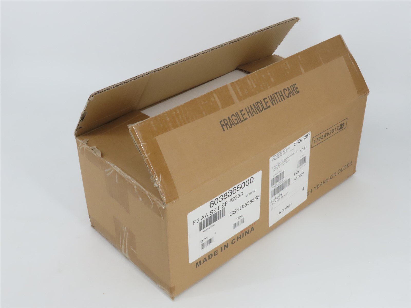 O Gauge 3-Rail Lionel 6-38365 #2333 ATSF Santa Fe Black Bonnet F3 A/A Diesel Set