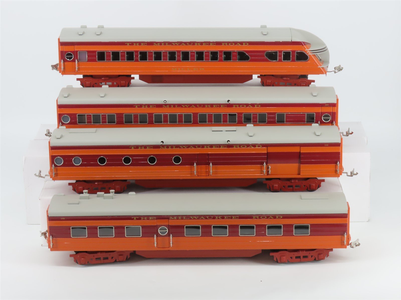 Standard Gauge Lionel 71-3006-200 MILW Railway Hiawatha Passenger 4-Car Set