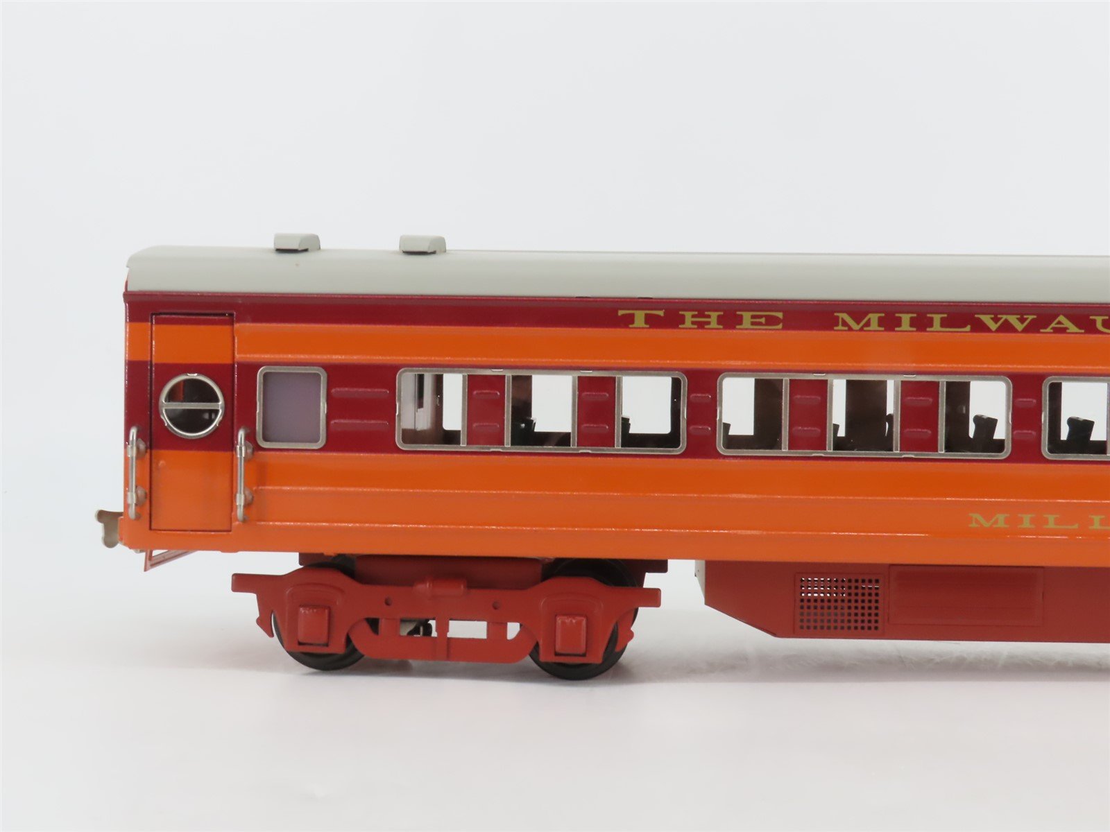 Standard Gauge Lionel 71-3006-200 MILW Railway Hiawatha Passenger 4-Car Set