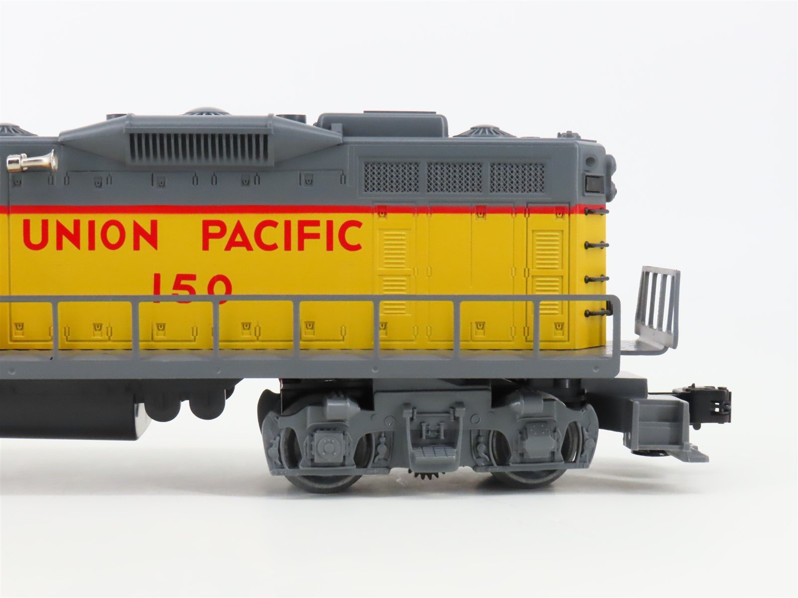 O Gauge 3-Rail Lionel 6-18817 UP Union Pacific GP9 Diesel #150 w/Display Case