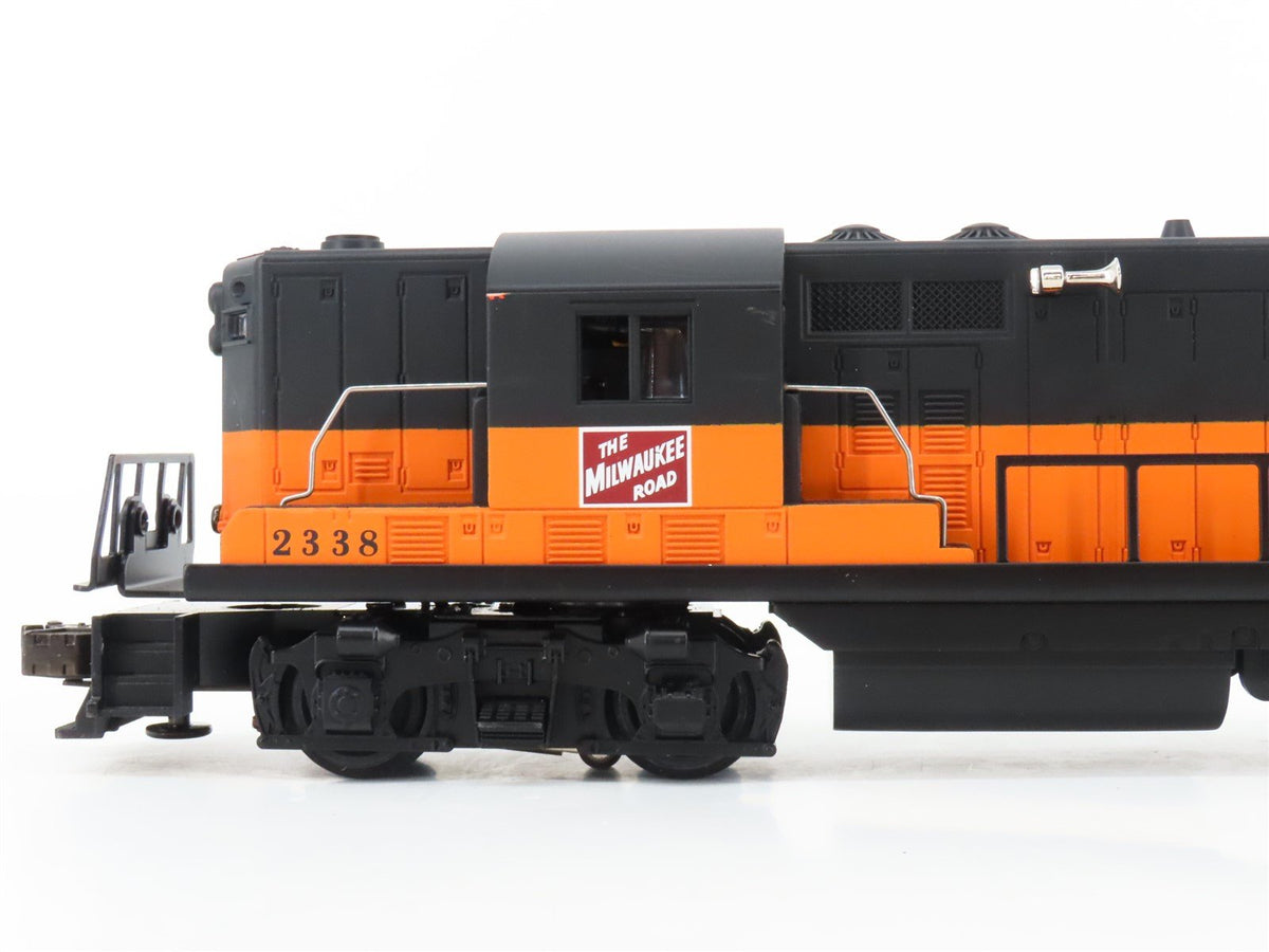 O 3-Rail Lionel Conventional Classics 6-38305 MILW Milwaukee GP7 Diesel #2338