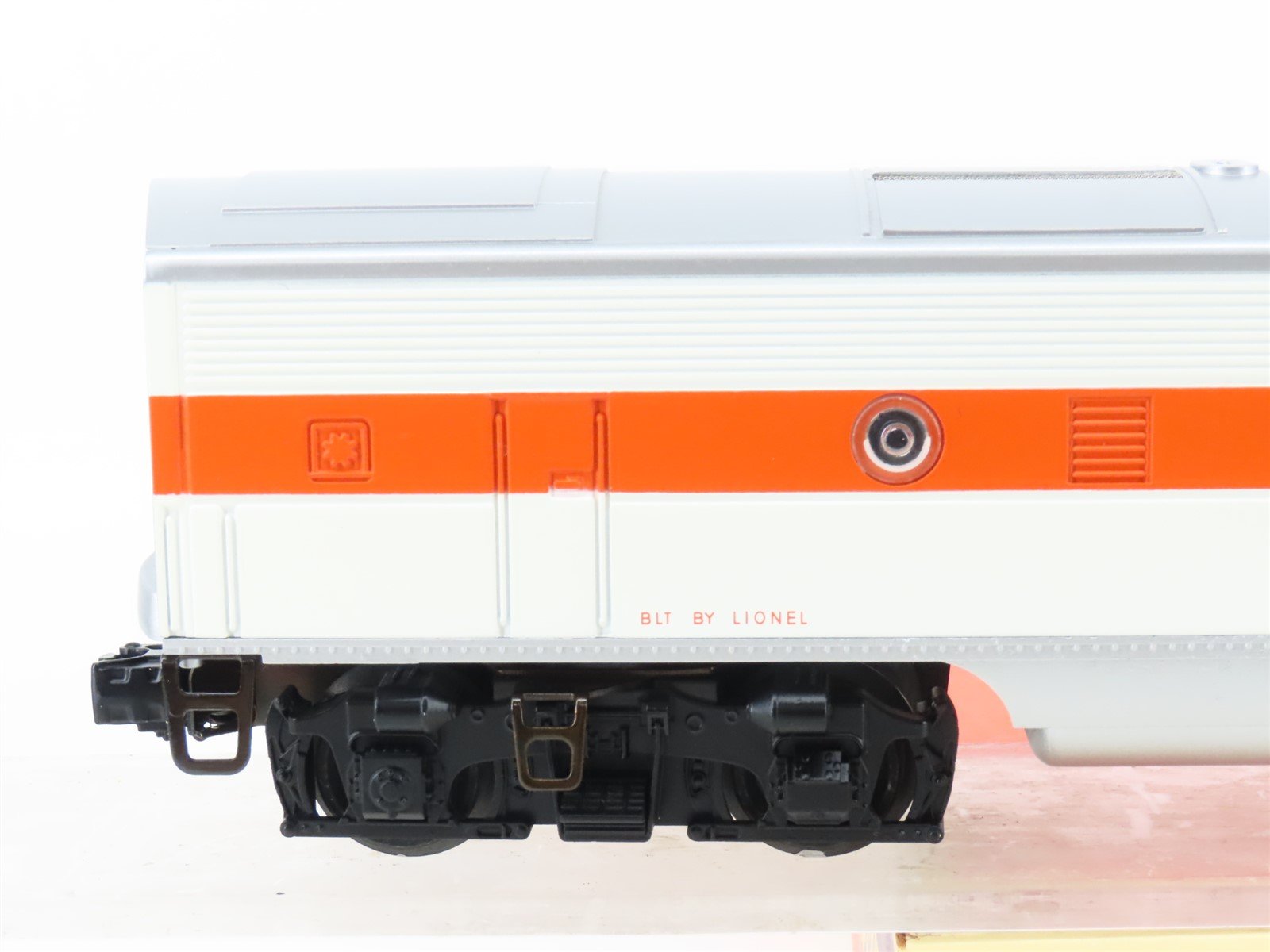 O Gauge 3-Rail Lionel 2242C Remake NH New Haven F3B Diesel - Unpowered
