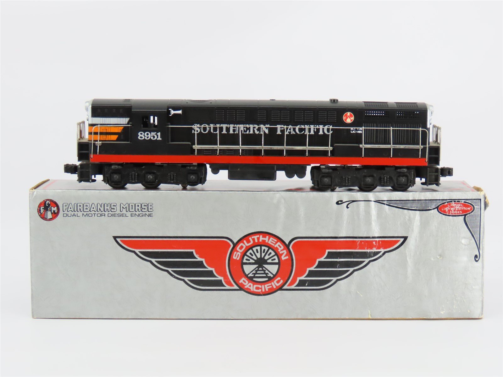O 3-Rail Lionel 6-8951 SP Southern Pacific H24-66 Trainmaster Diesel #8951