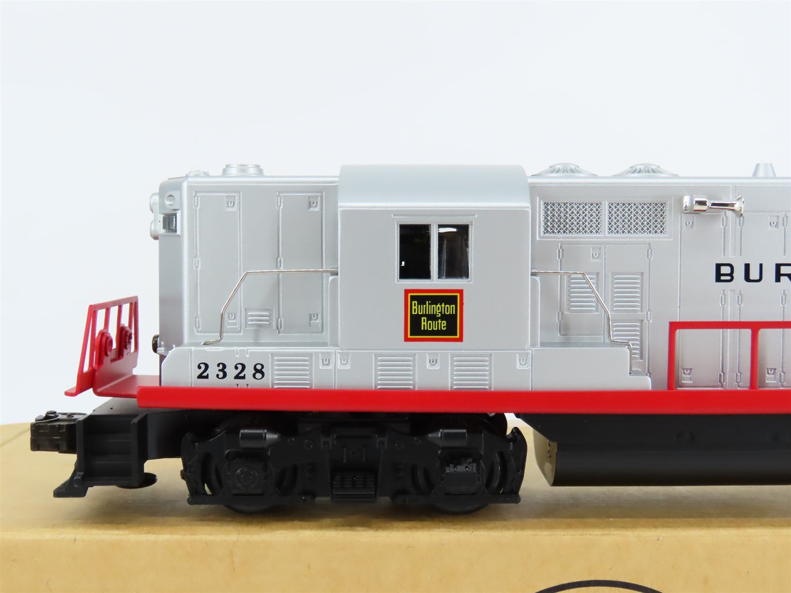 O Gauge 3-Rail Lionel 2328 CBQ Burlington GP7 Diesel Locomotive #2328 w/Sound