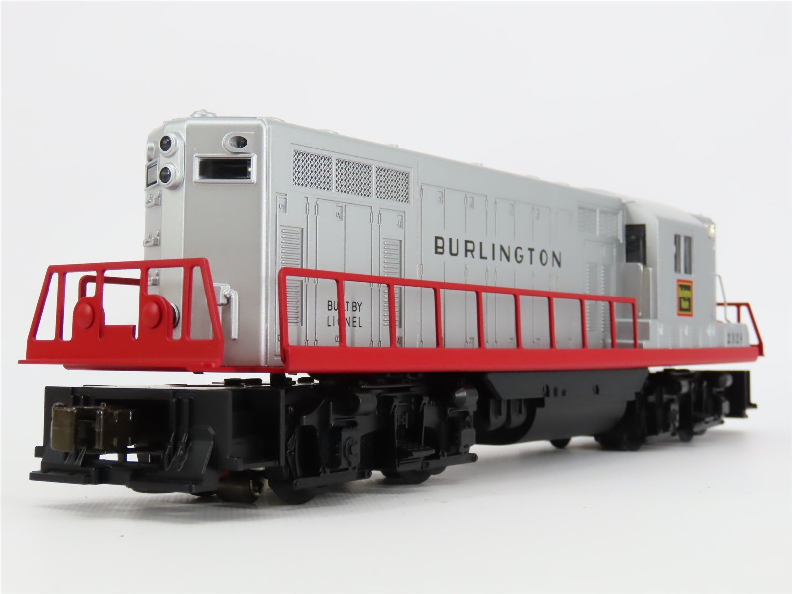 O Gauge 3-Rail Lionel 2328 CBQ Burlington GP7 Diesel Locomotive #2328 w/Sound