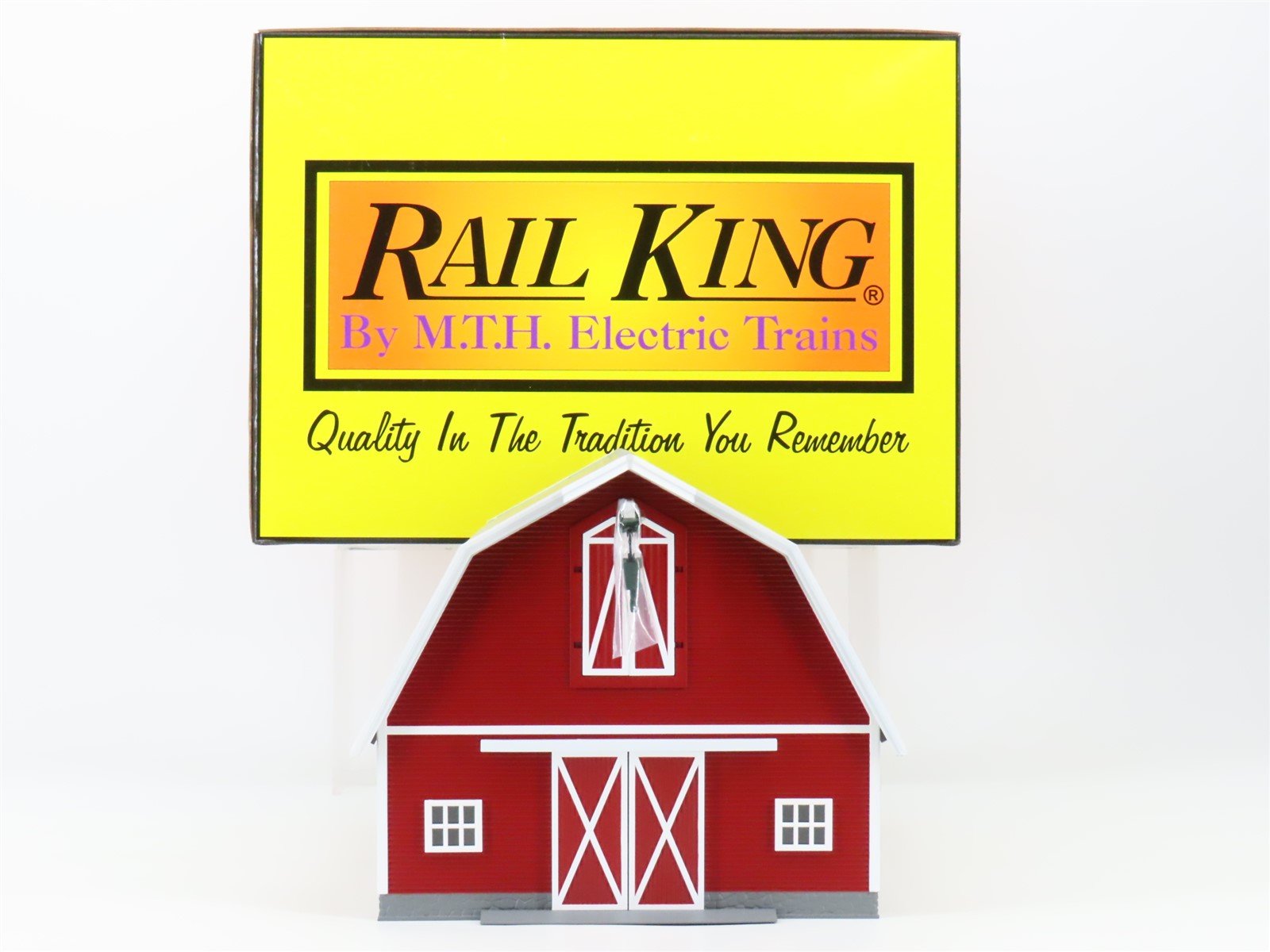 O 1/48 Scale MTH RailKing 30-9072 Red Barn w/ White Trim