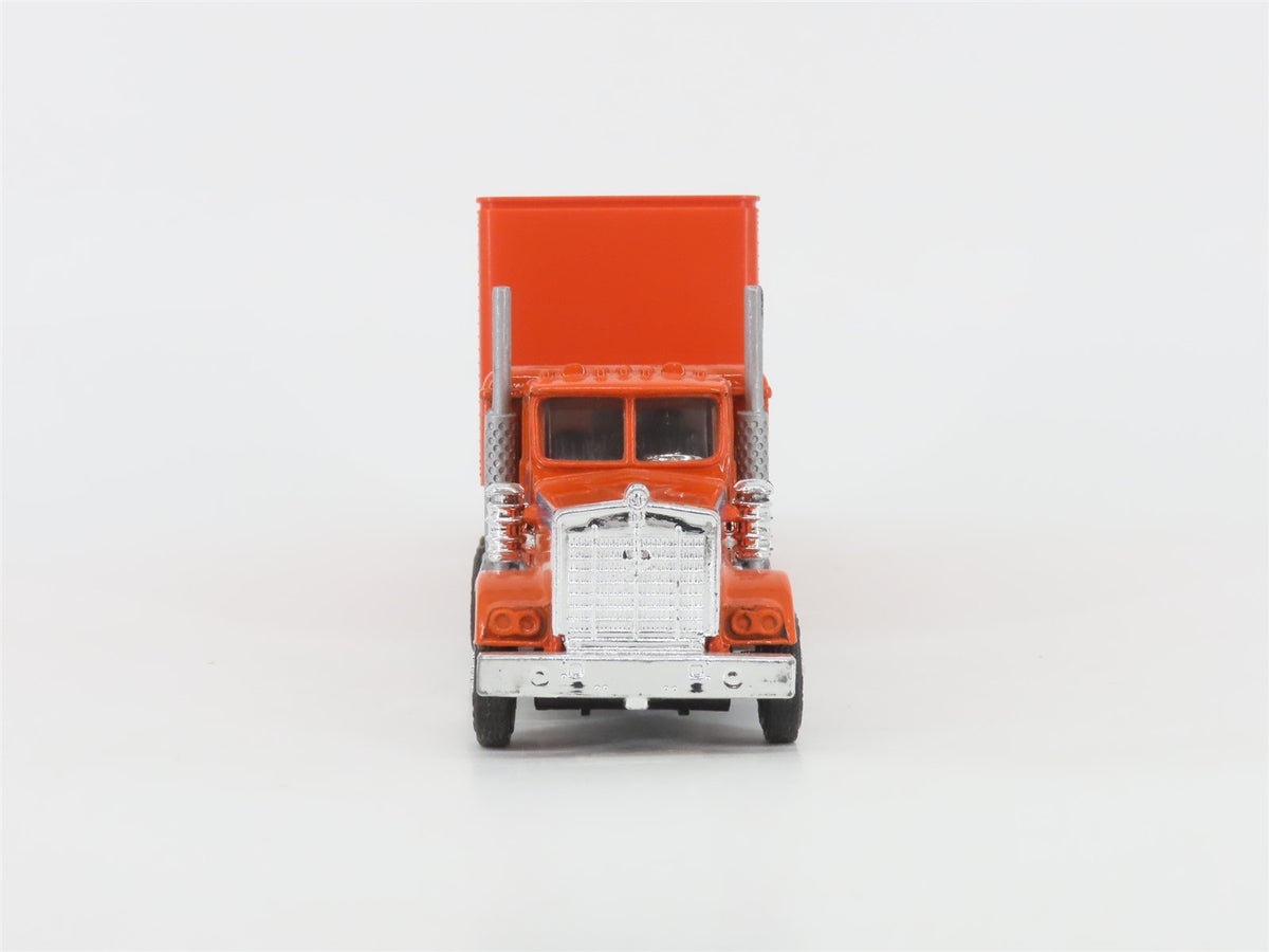 O 1/48 Scale Lionel 6-12725 Lionel Diecast Tractor w/ Plastic Trailer #12725