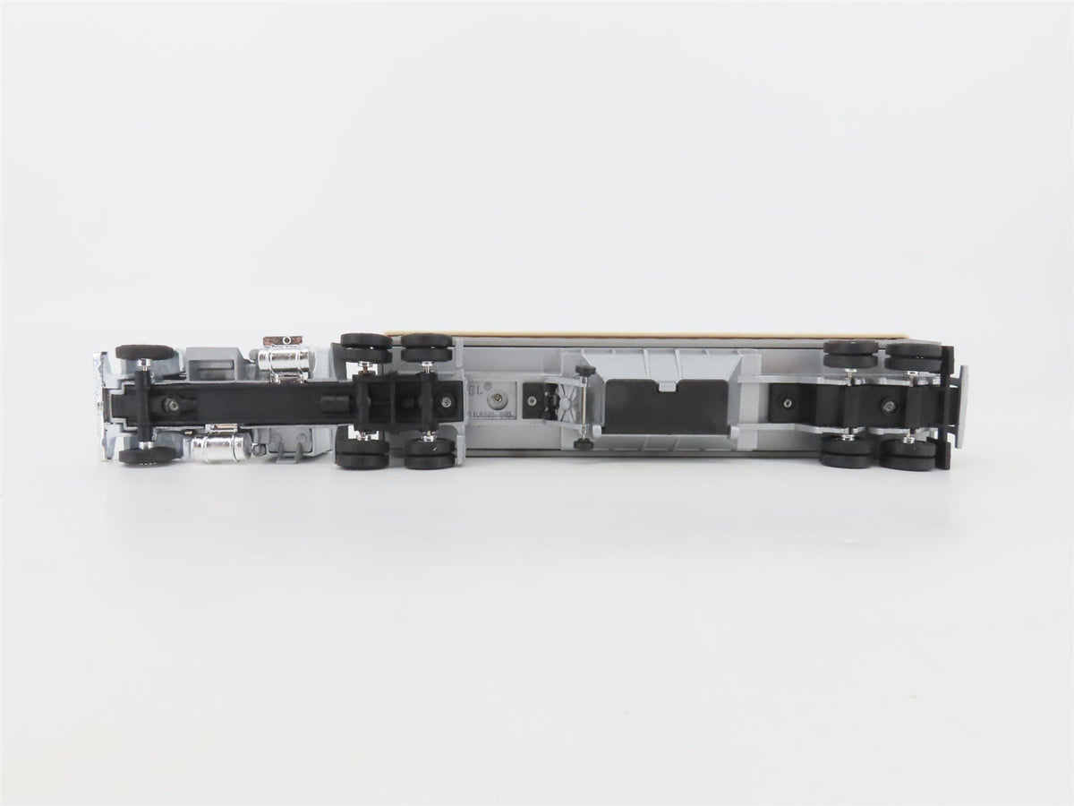 O 1/48 Scale Lionel 6-12779 Lionelville Grain Co. Tractor w/ Trailer #12779