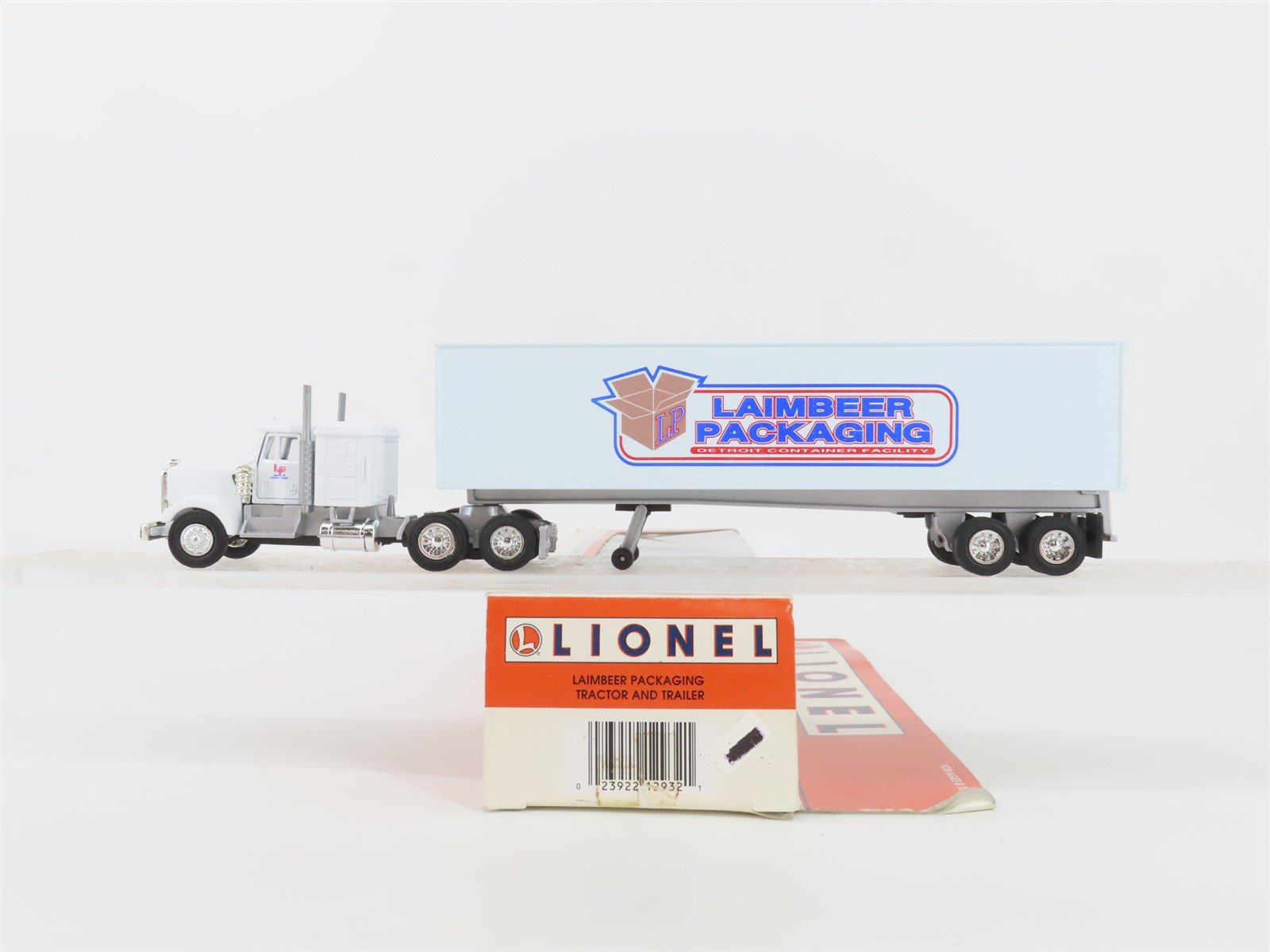 O 1/48 Scale Lionel 6-12932 Laimbeer Packaging Tractor w/ Trailer