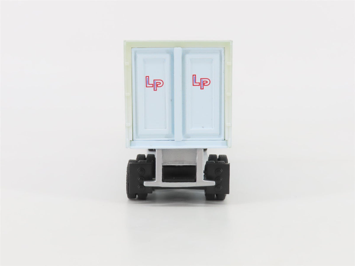 O 1/48 Scale Lionel 6-12932 Laimbeer Packaging Tractor w/ Trailer