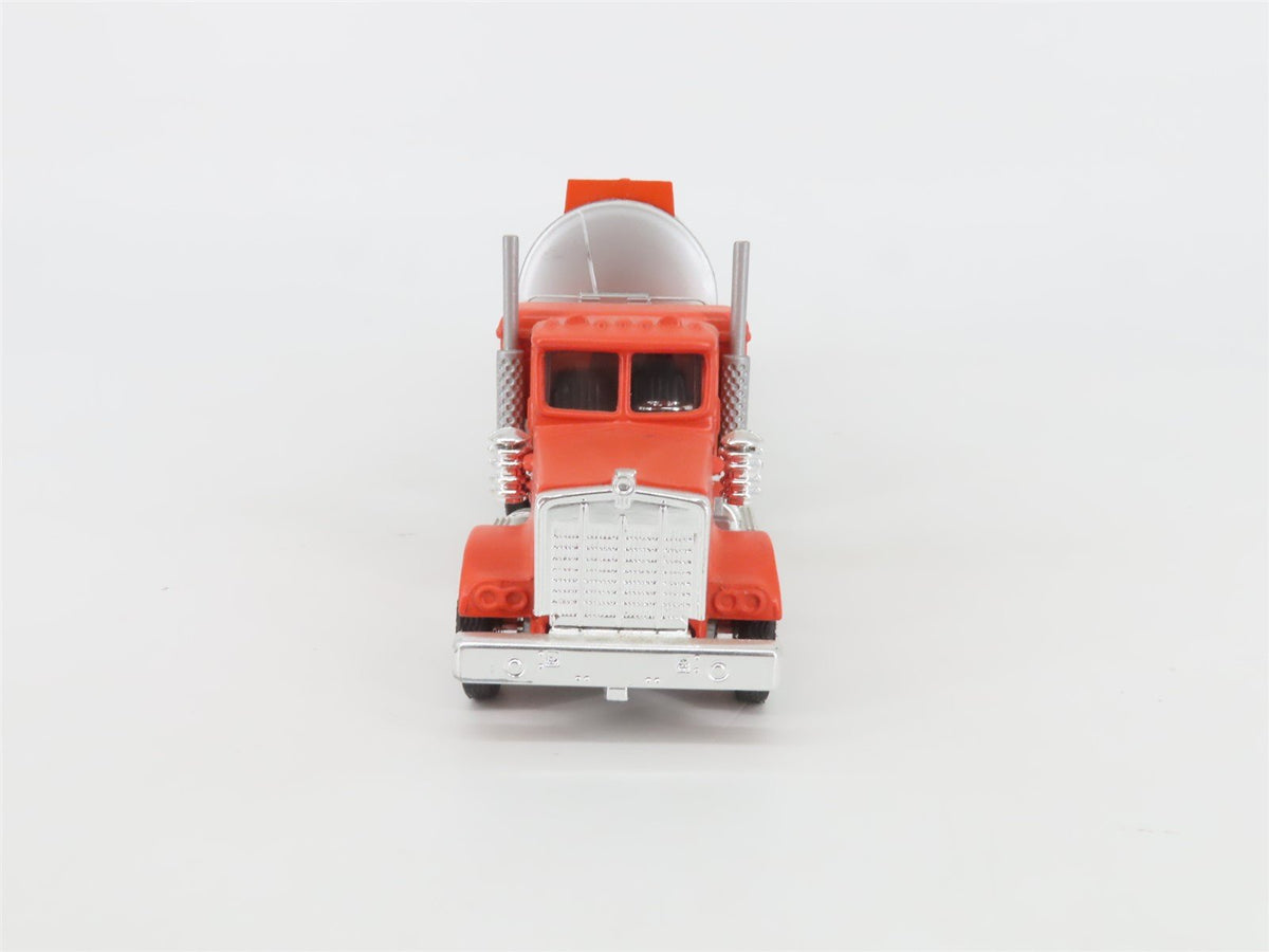 O 1/48 Scale Lionel 6-12991 Linex Gas Tractor w/ Tanker Trailer