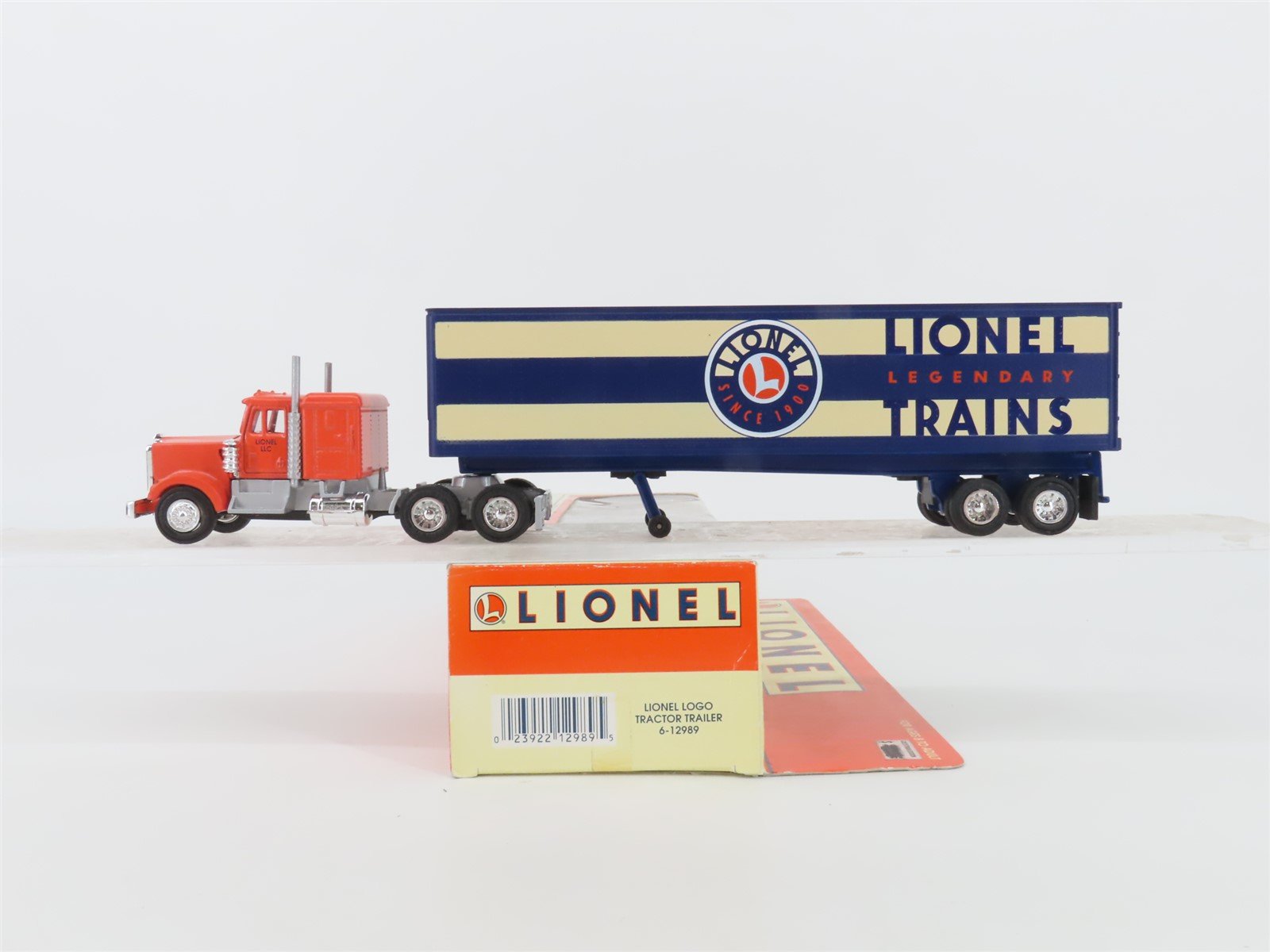 O 1/48 Scale Lionel 6-12989 Lionel Legendary Trains Tractor w/ Trailer