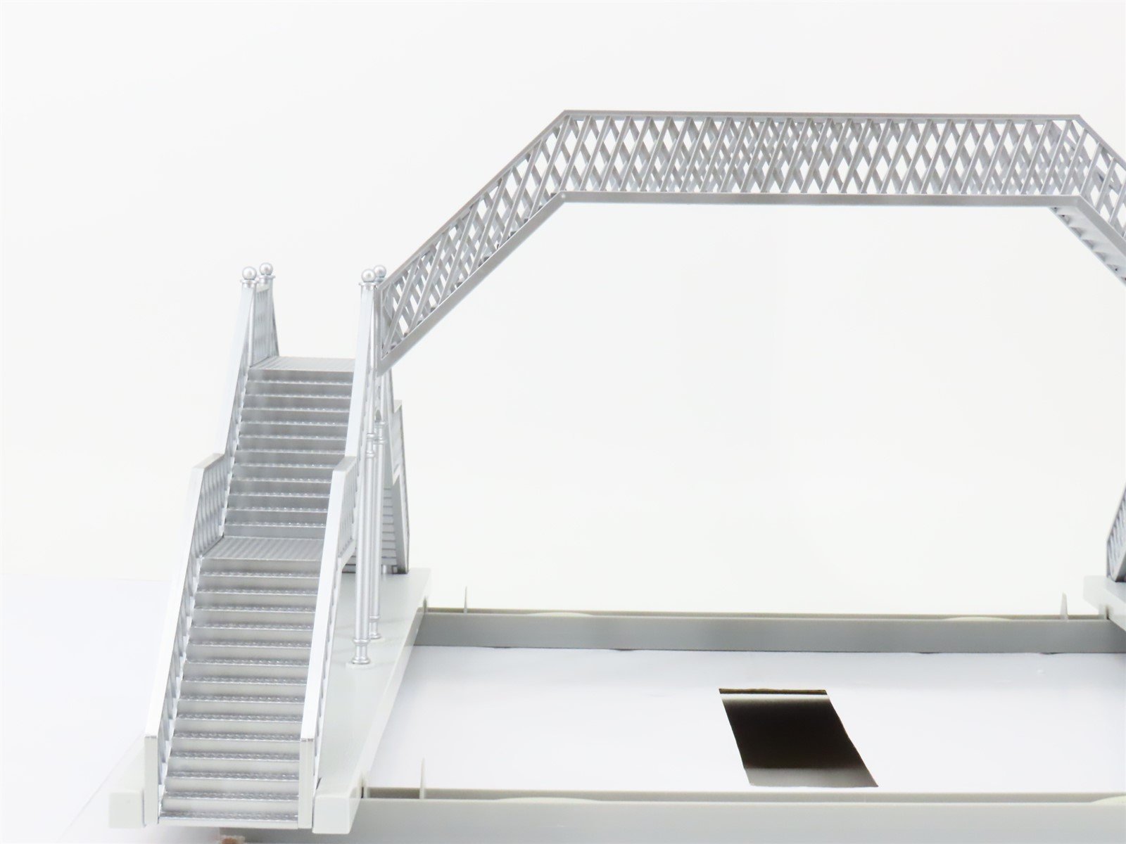 O 1/48 Scale Lionel 6-14083 Pedestrian Walkover