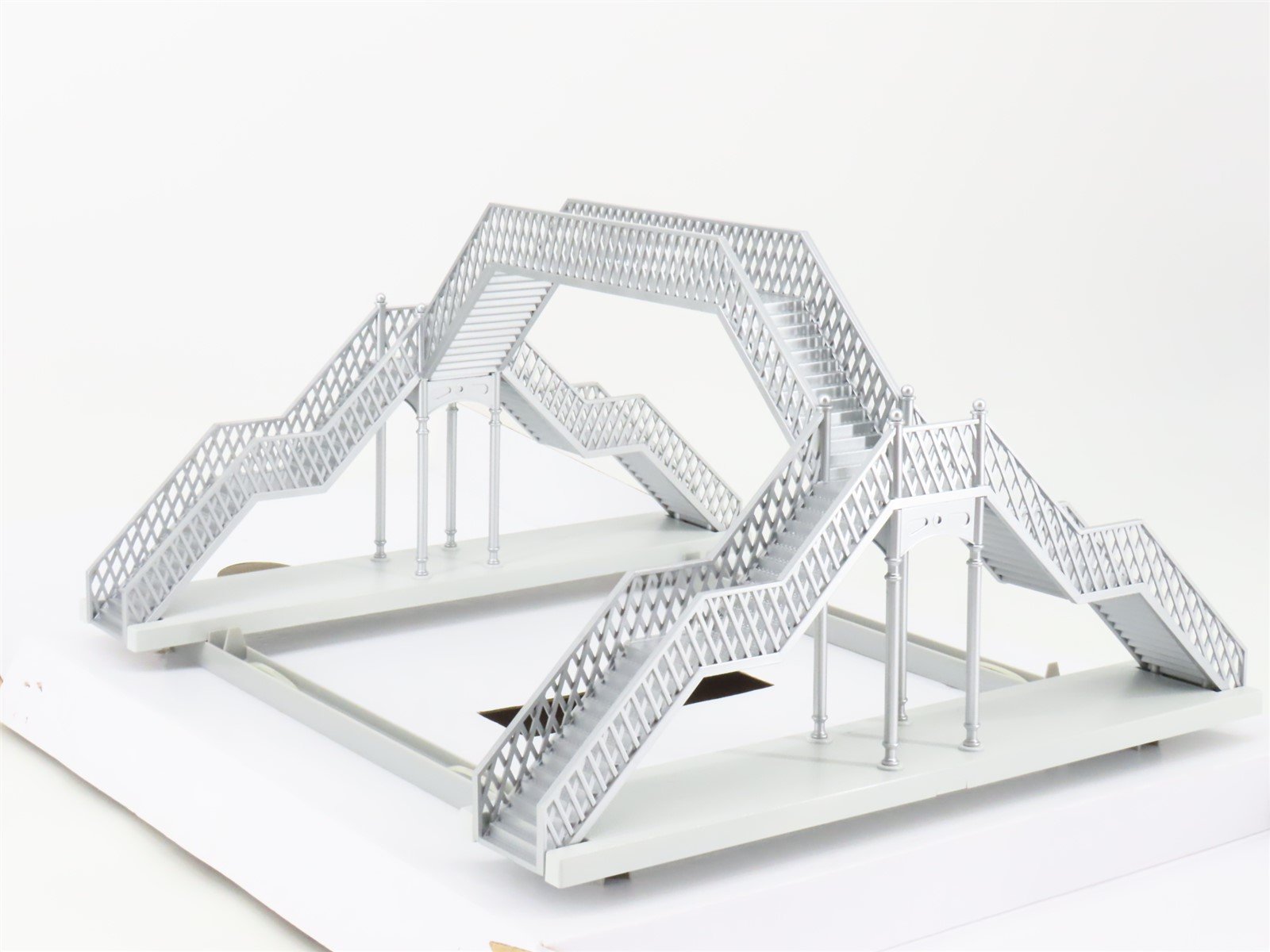 O 1/48 Scale Lionel 6-14083 Pedestrian Walkover