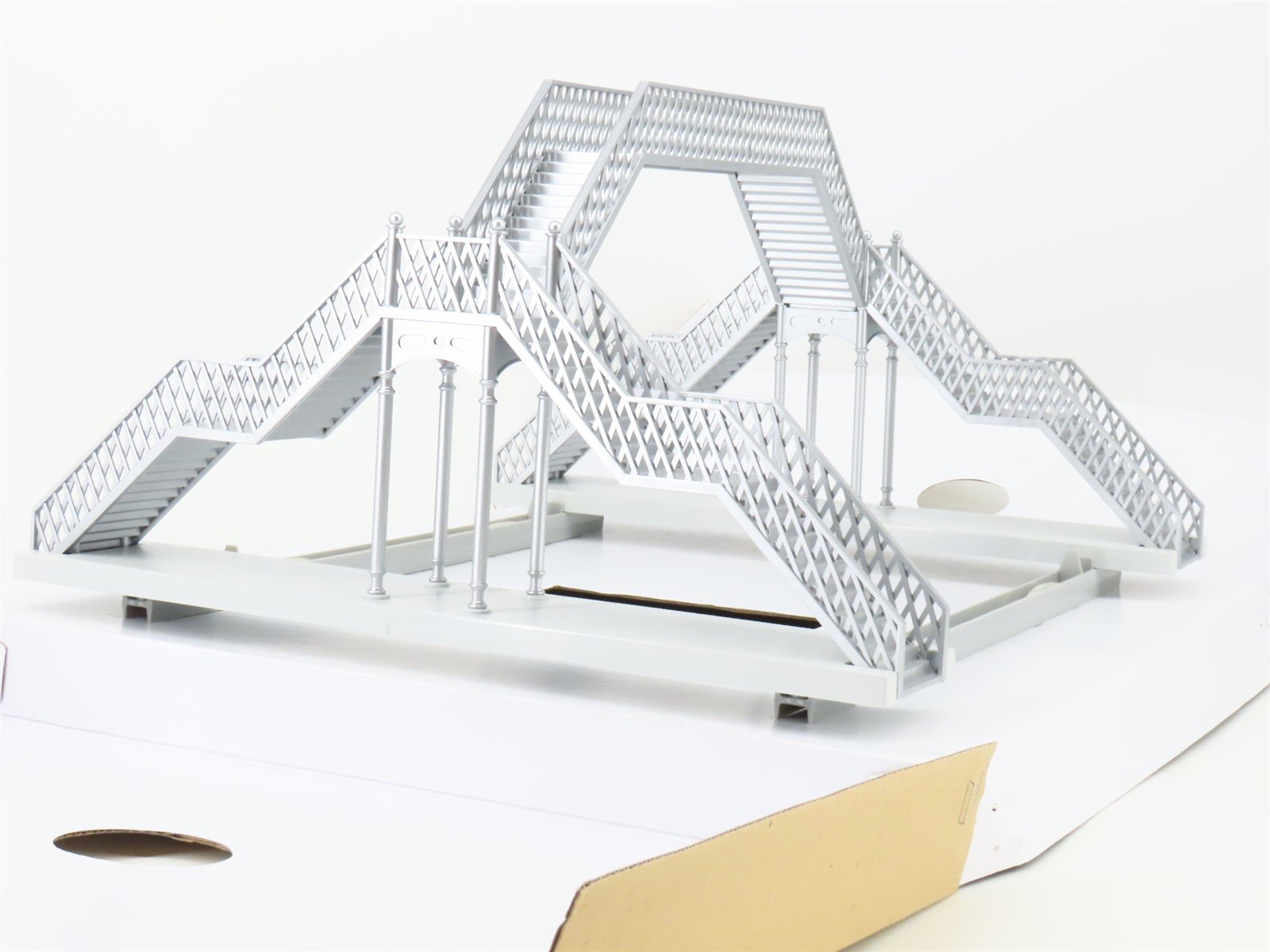 O 1/48 Scale Lionel 6-14083 Pedestrian Walkover