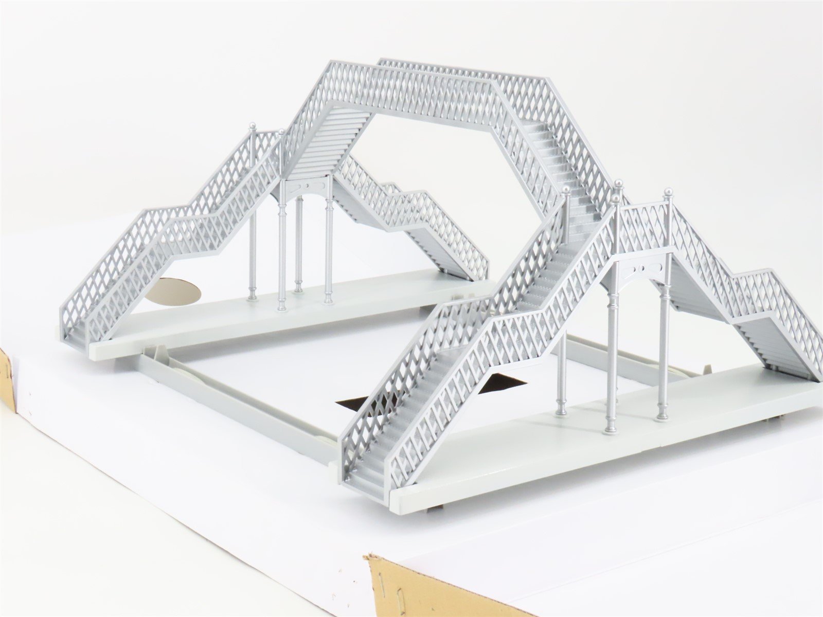 O 1/48 Scale Lionel 6-14083 Pedestrian Walkover