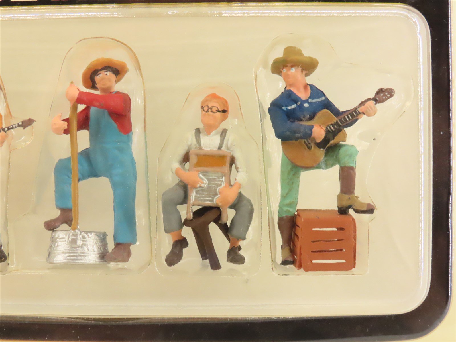 O 1/48 Scale Woodland Scenics A2743 Jug Band Figures - Sealed