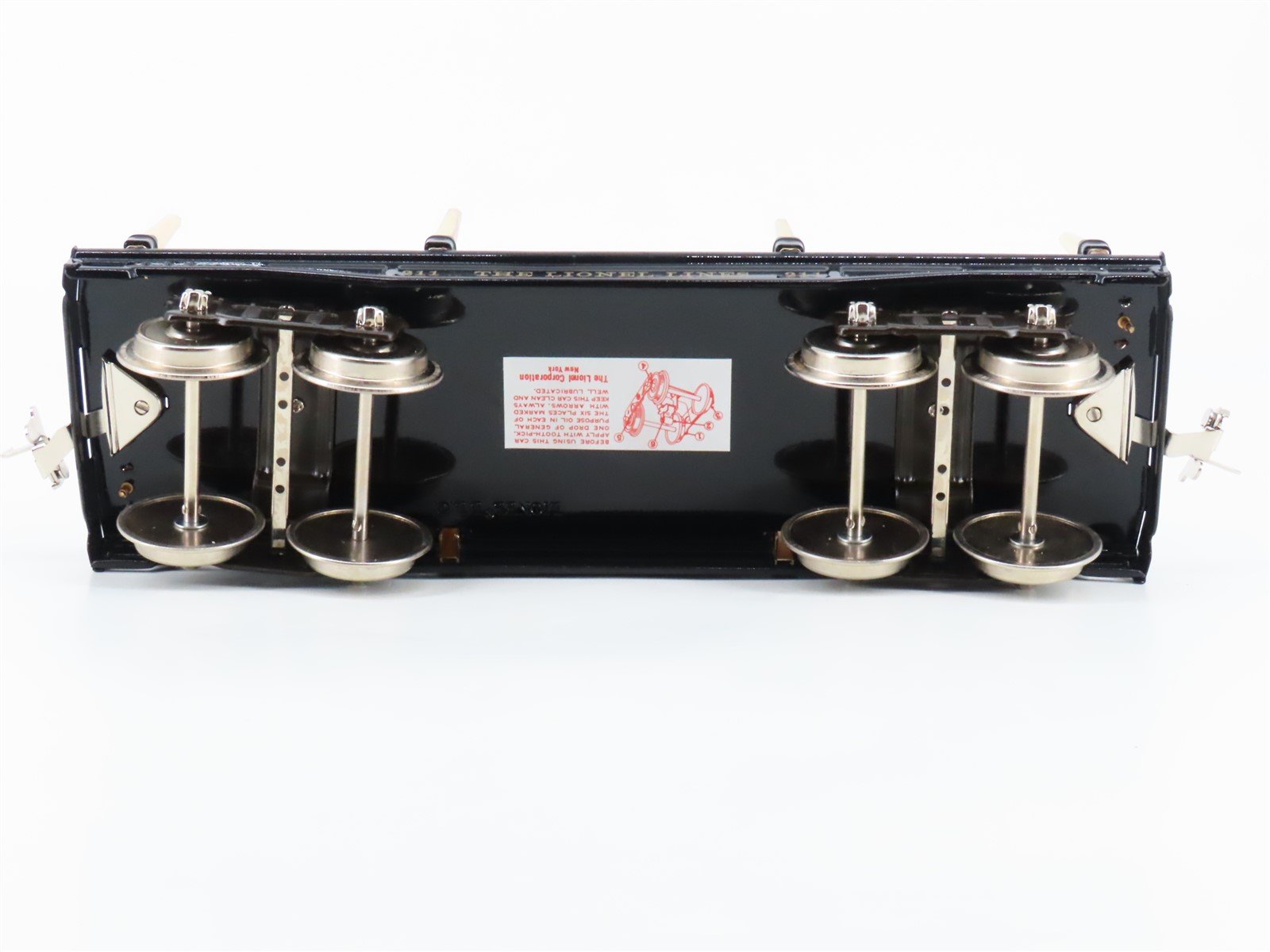 Standard Gauge Lionel 11-30033 Lionel Lines Flatcar #211 w/Wood Load