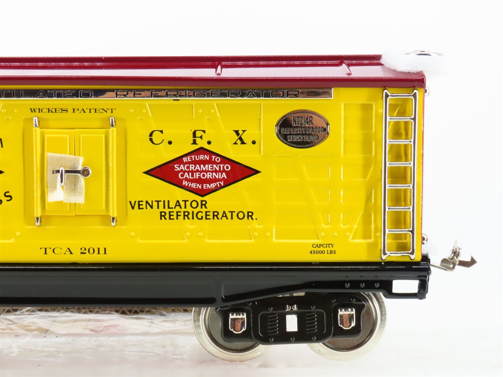 Standard Gauge Lionel 11-30132 No 214R Tinplate TCA CFX Reefer #2011