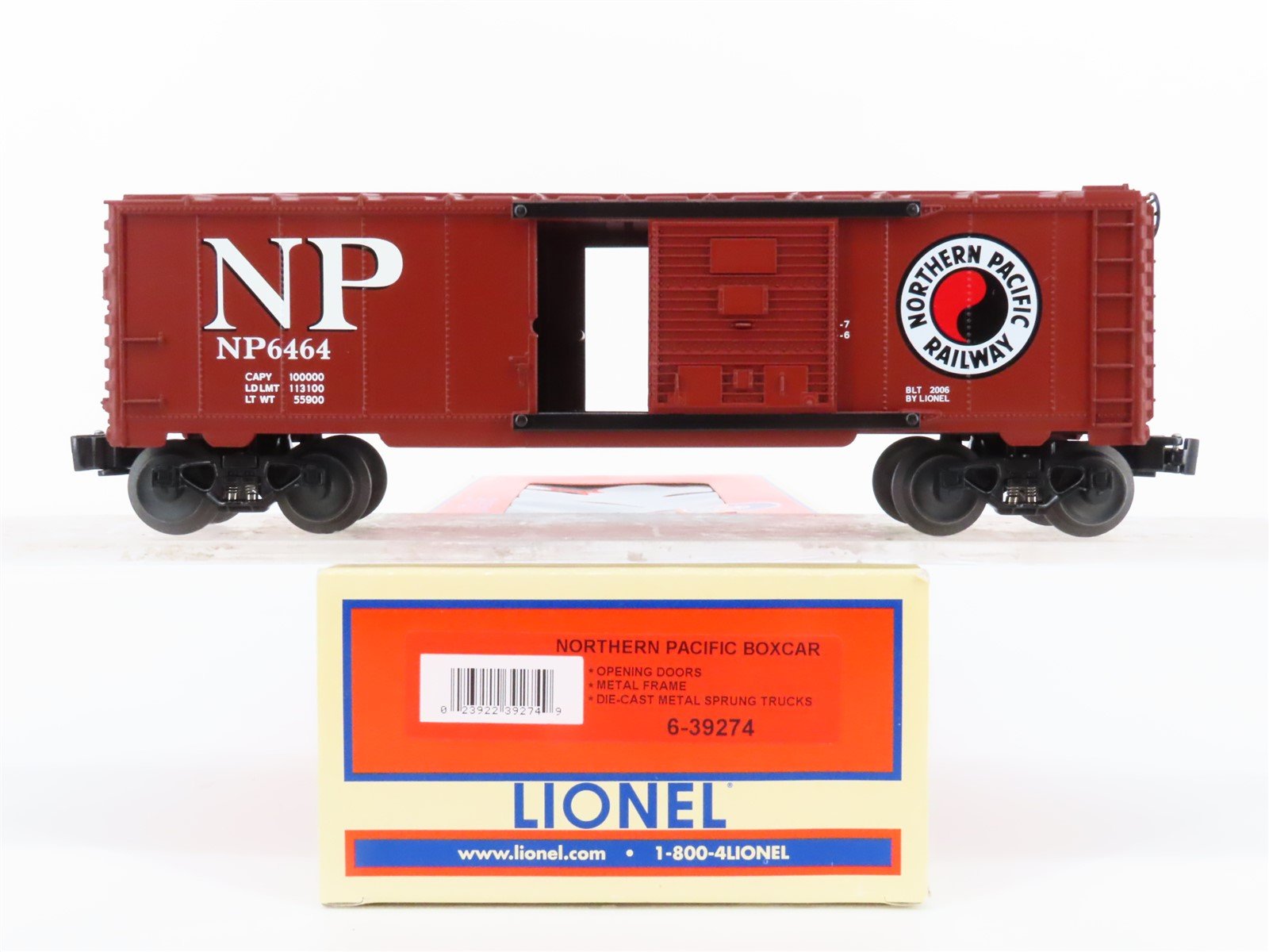 O Gauge 3-Rail Lionel 6-39274 NP Route of the Vista Dome Box Car #6464