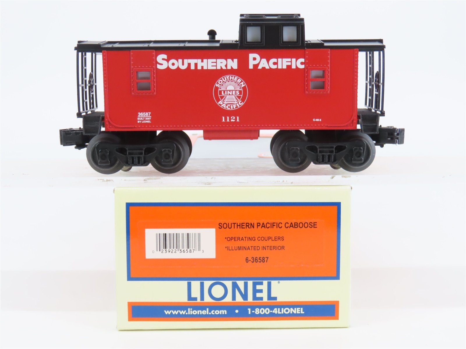 O Gauge 3-Rail Lionel 6-36587 SP Southern Pacific Square Window Caboose #1121