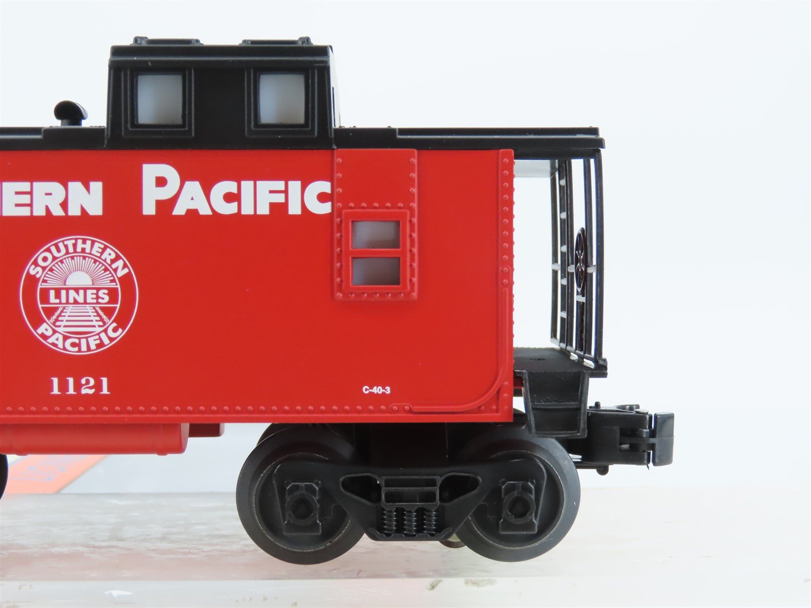 O Gauge 3-Rail Lionel 6-36587 SP Southern Pacific Square Window Caboose #1121