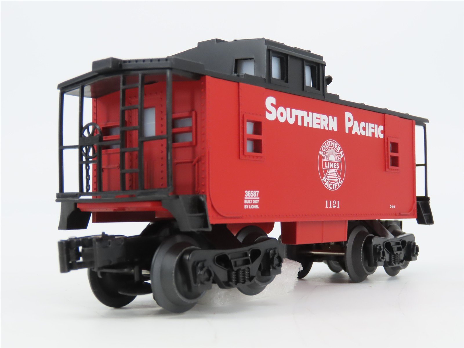 O Gauge 3-Rail Lionel 6-36587 SP Southern Pacific Square Window Caboose #1121
