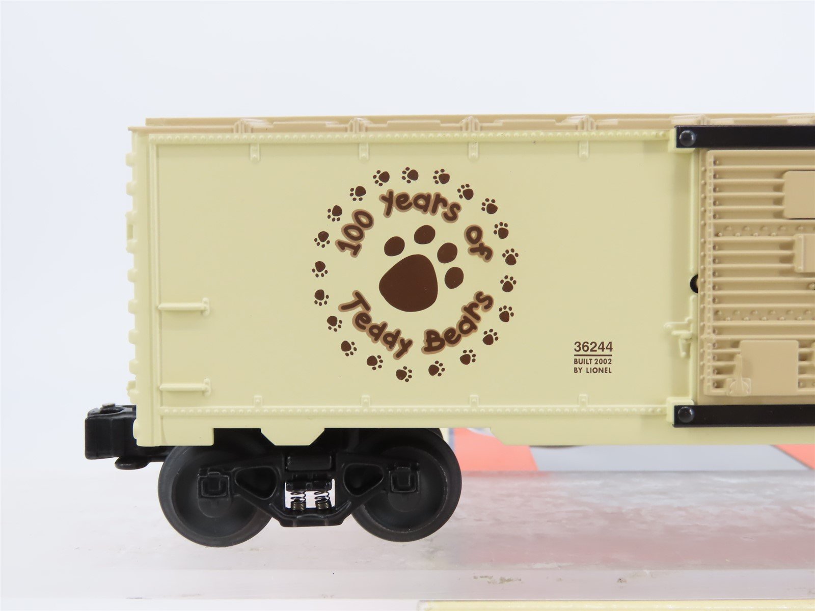 O Gauge 3-Rail Lionel 6-36244 Teddy Bear Centennial Birthday Box Car 1902-2002