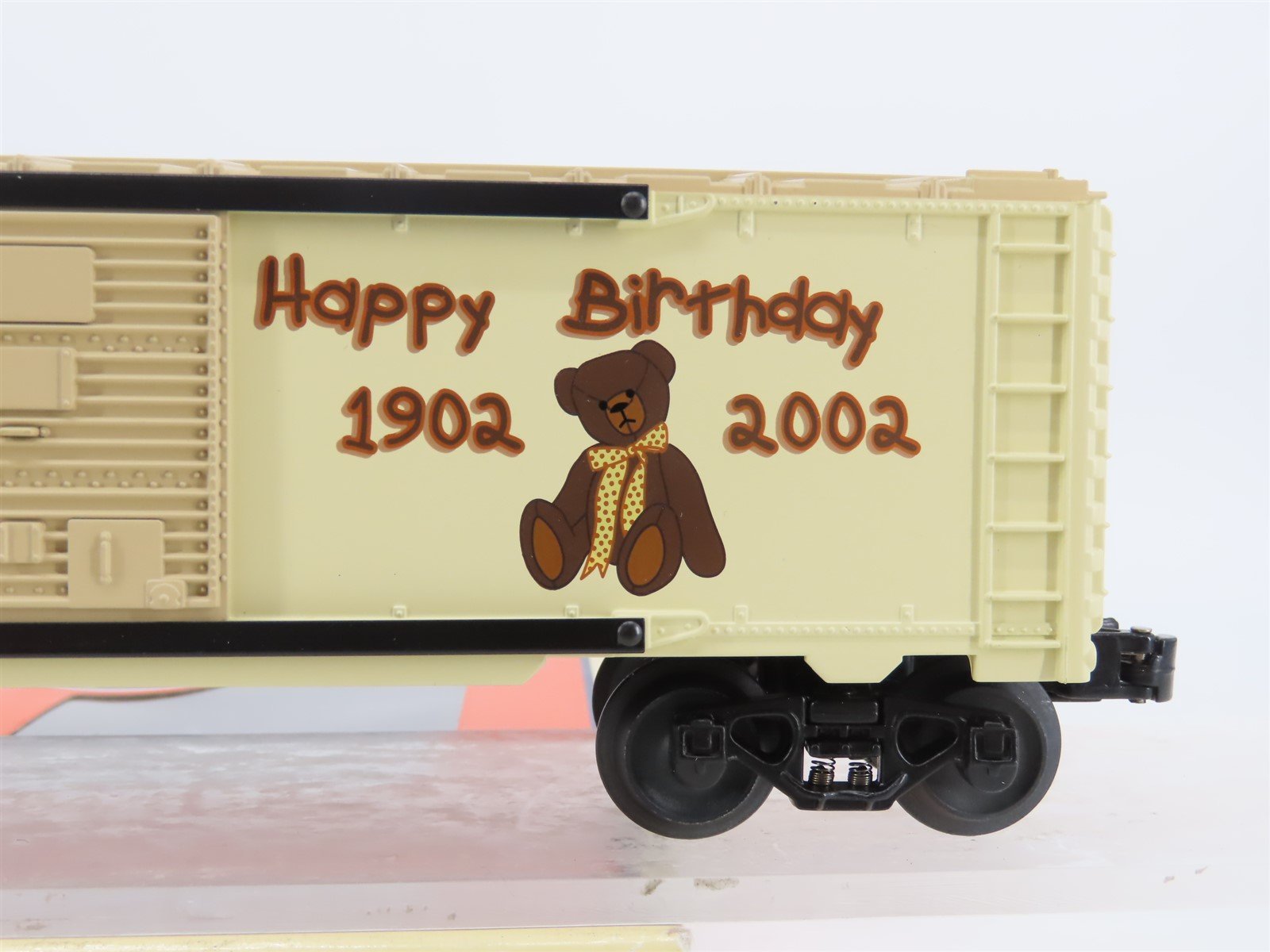 O Gauge 3-Rail Lionel 6-36244 Teddy Bear Centennial Birthday Box Car 1902-2002