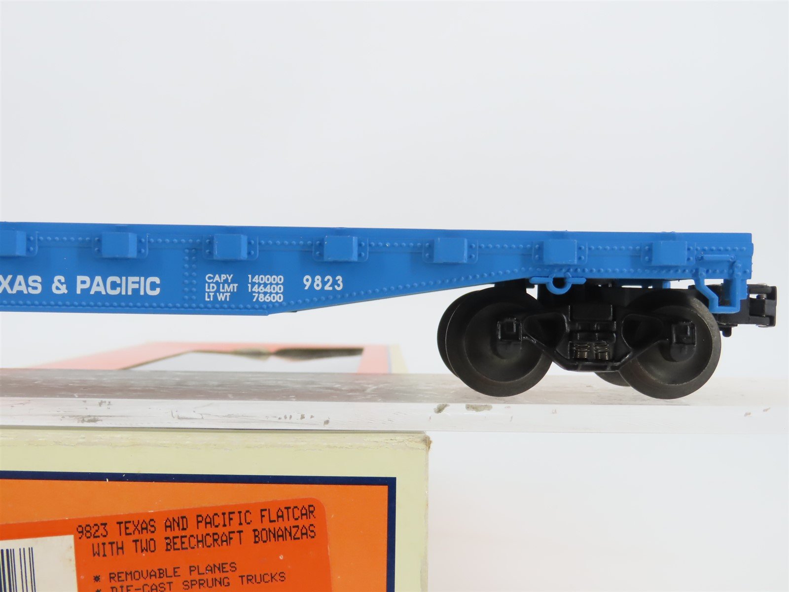 O Gauge 3-Rail Lionel 6-17516 T&P Texas & Pacific Flat Car #9823 w/ Aircraft