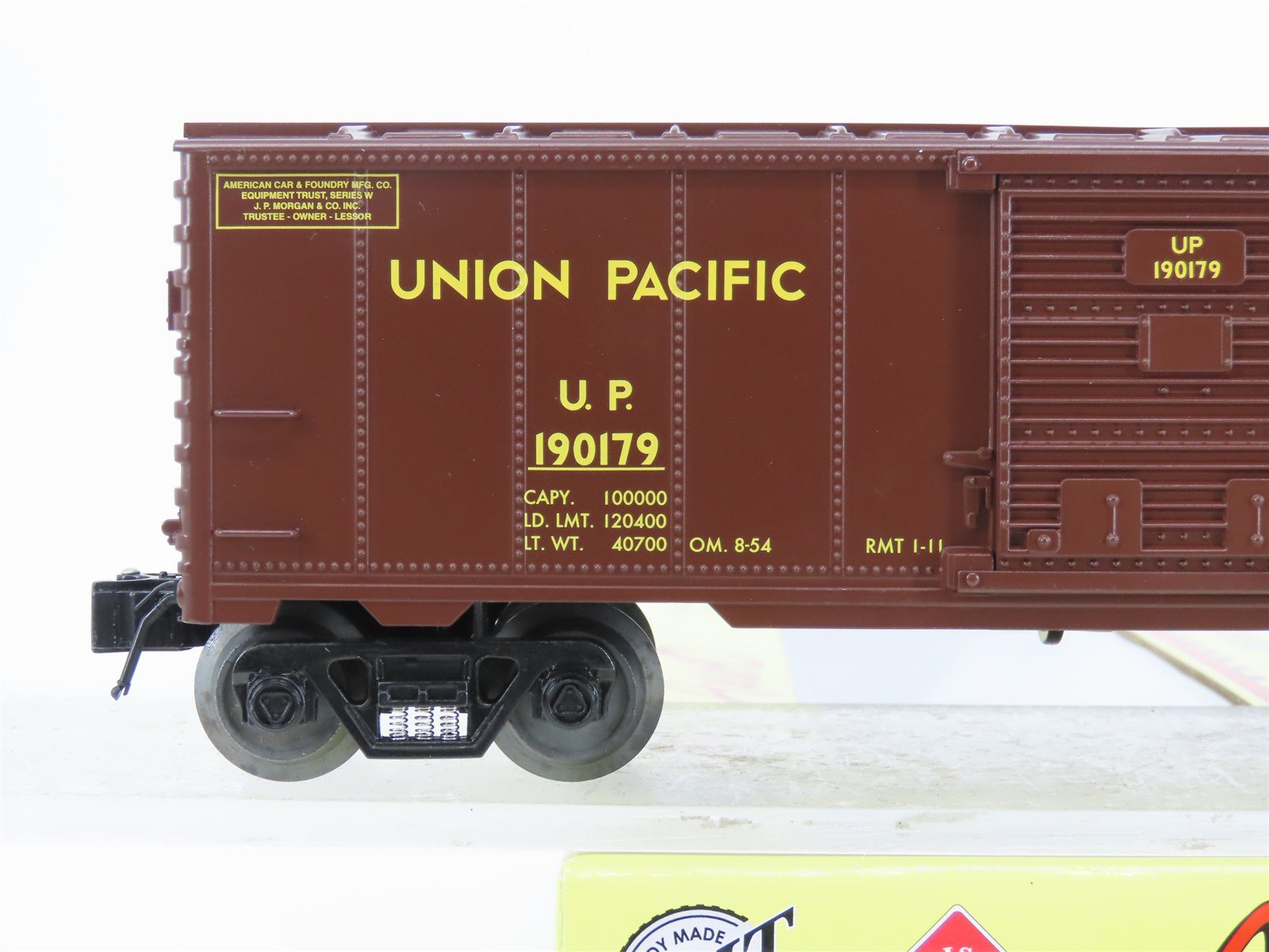 O Gauge 3-Rail Aristocraft 96417B UP Union Pacific Box Car w/Brakeman #190179