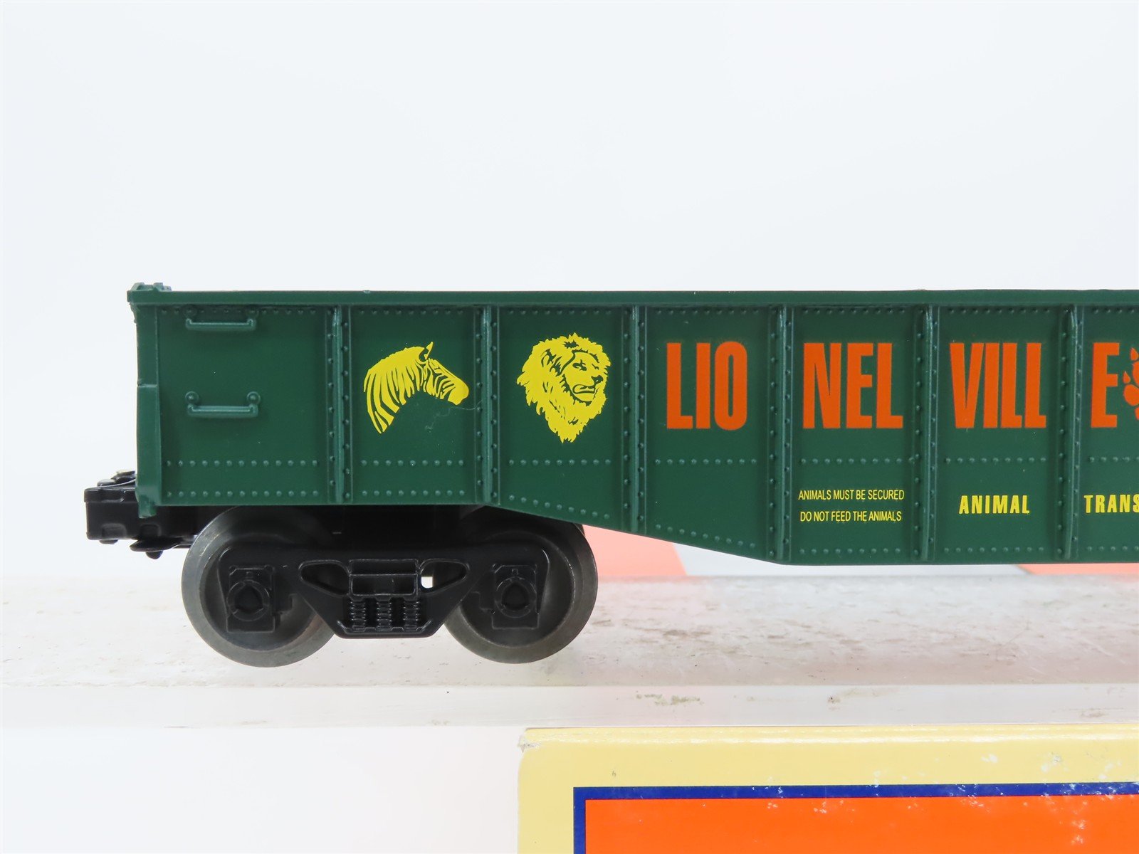 O Gauge 3-Rail Lionel 6-19476 Lionelville Zoo Animal Transport Gondola w/Animals