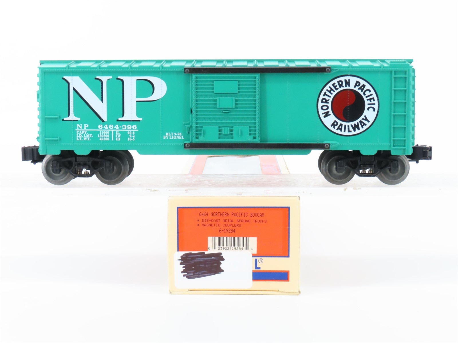 O Gauge 3-Rail Lionel 6-19284 NP Northern Pacific Railway Box Car #6464-396